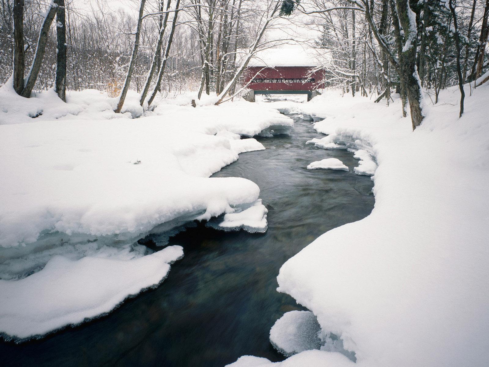 1600x1200 River In Winter Windows 7 Scenery Wallpaper