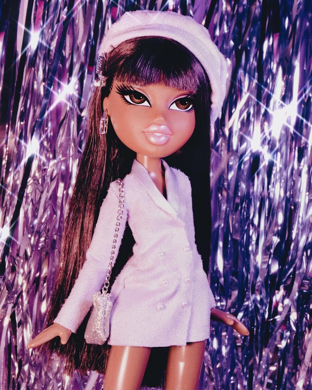 1080x1350 Sasha Bratz Wallpaper