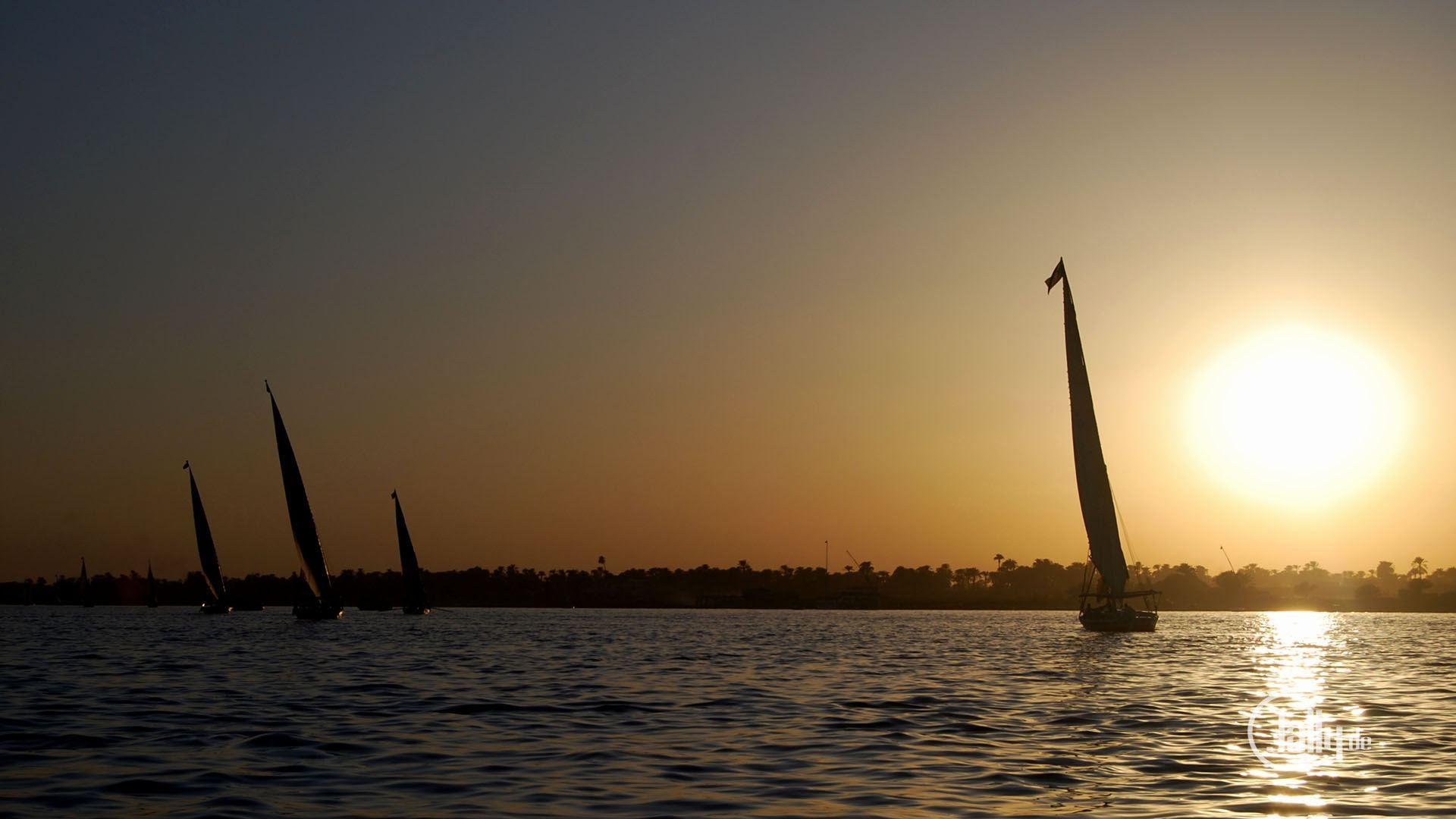 1920x1080 Egypt / Luxor / Ships Sunset with boats at Nile river in Egypt