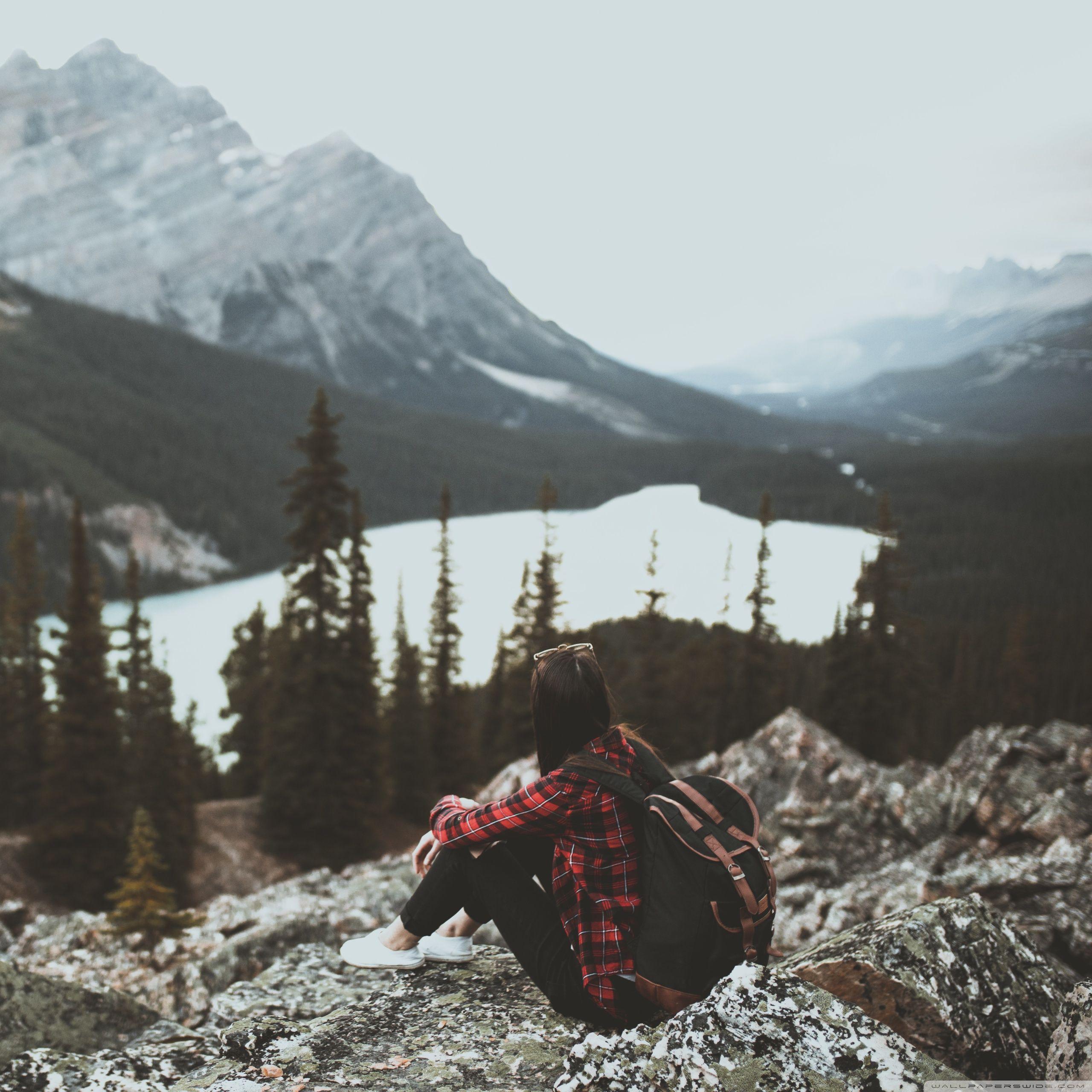 2560x2560 Travel Girl Wallpaper