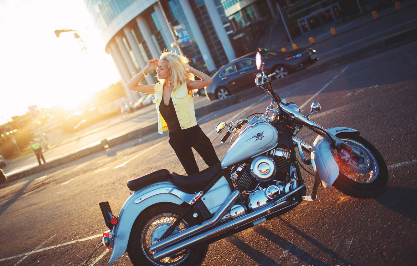1332x850 Wallpaper Girl, The Sun, Pose, Motorcycle, Alexander Burdov, Yamaha V Star Image For Desktop, Section девушки