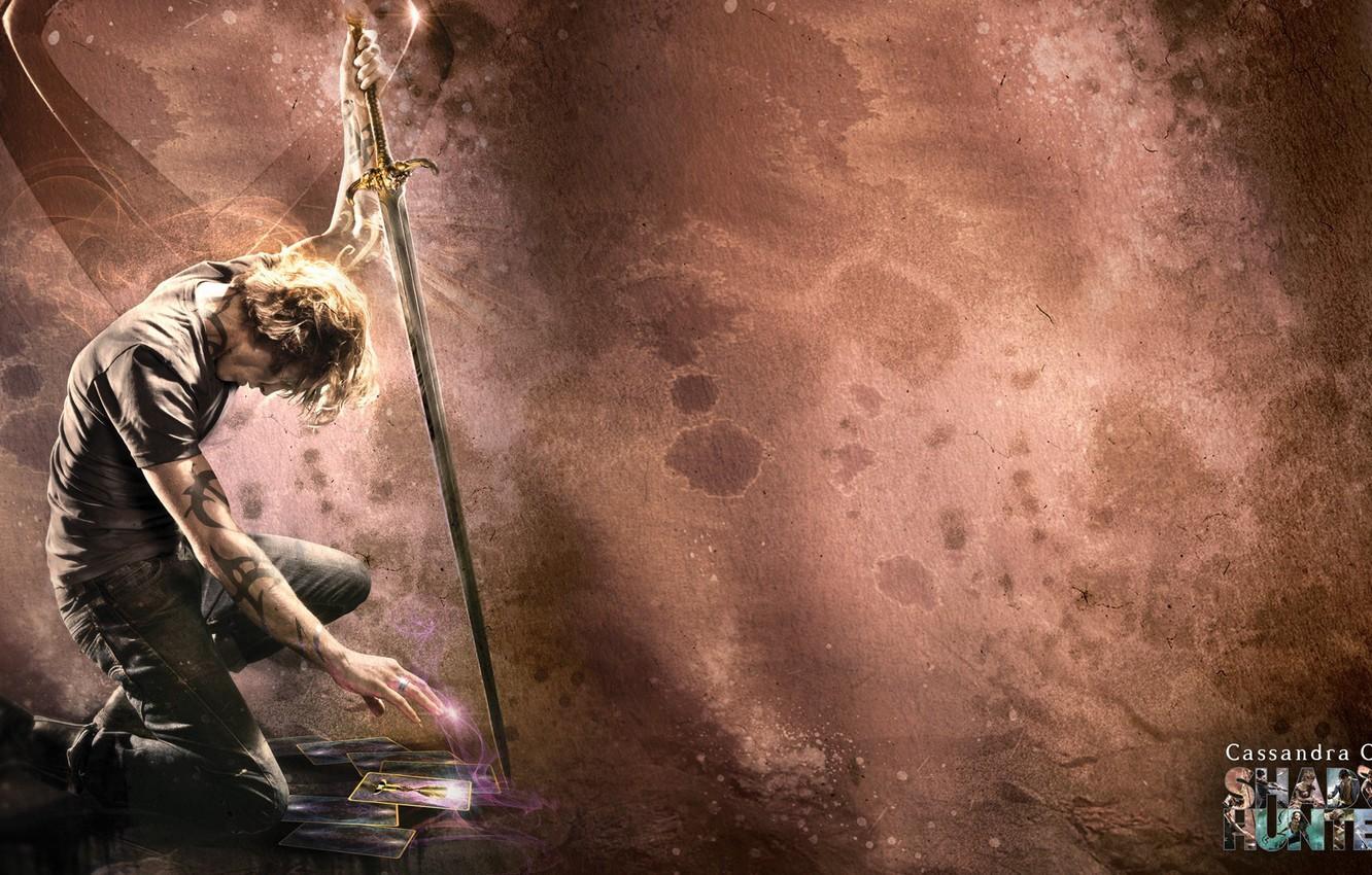 1332x850 Wallpaper sword, man, ken, tatoo, blade, book, supernatural, hunter, The Mortal Instruments, The Mortal Instruments: City of Bones, tv series, Shadowhunters, Cassandra Clare, Freeform, agel image for desktop, section фильмы