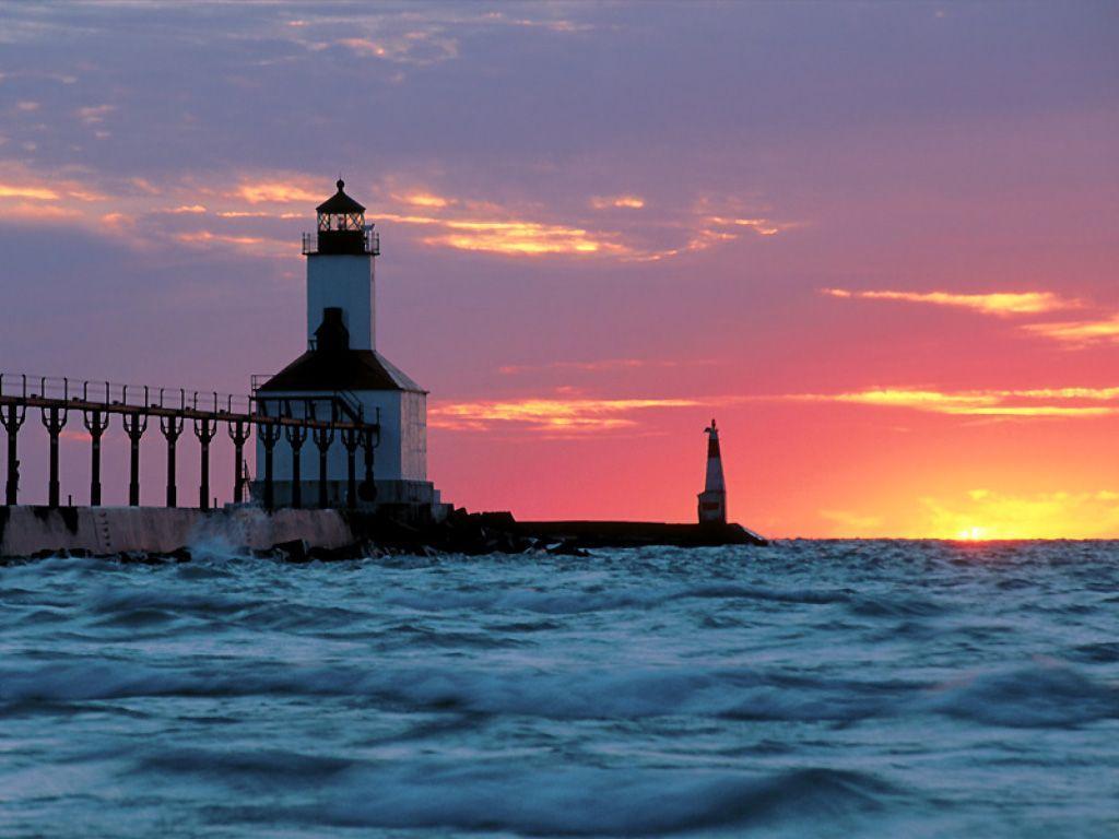 1024x768 South Haven Lighthouse