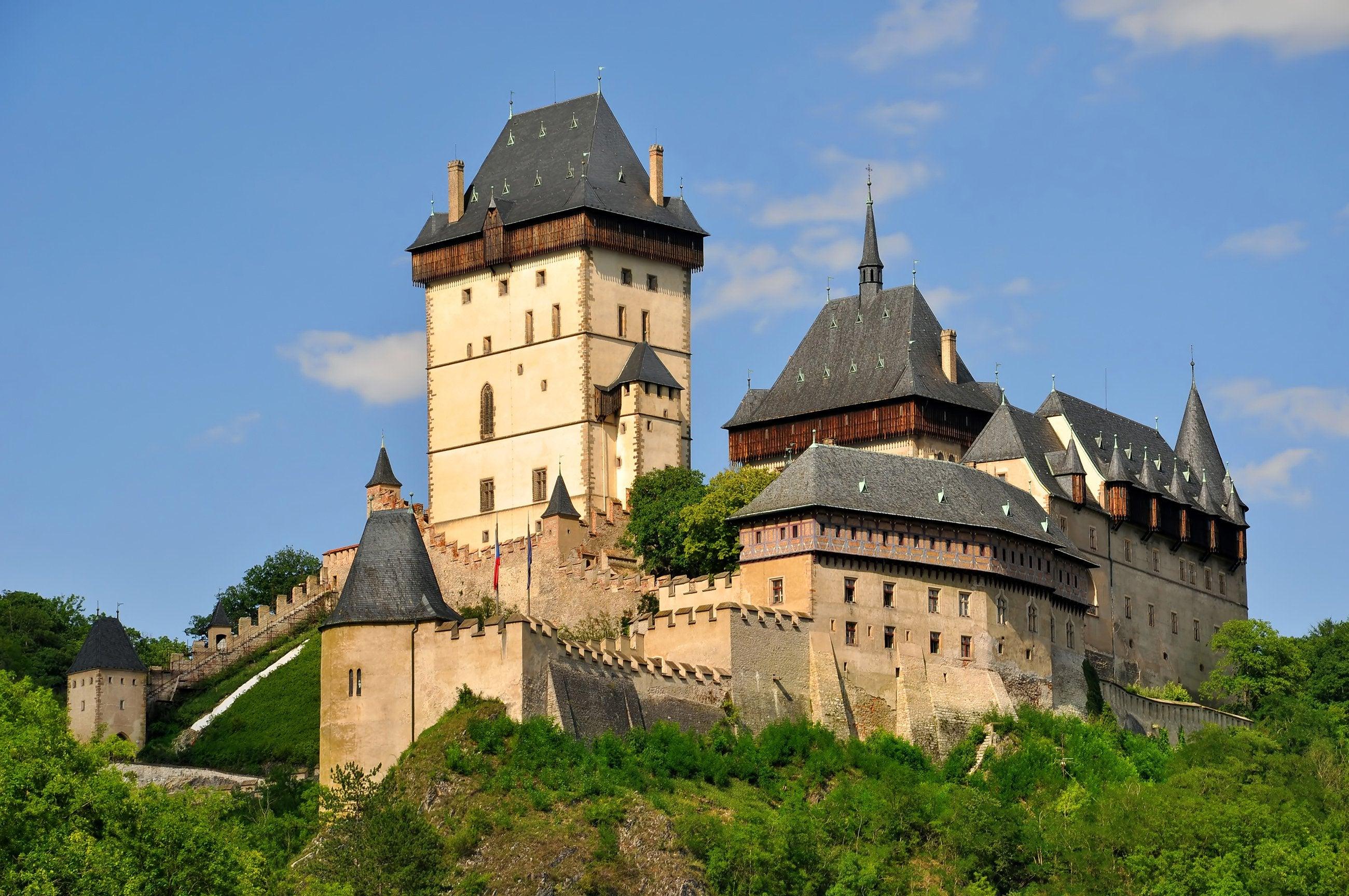 2600x1727 image of european castles I've been using as a wallpaper: castles