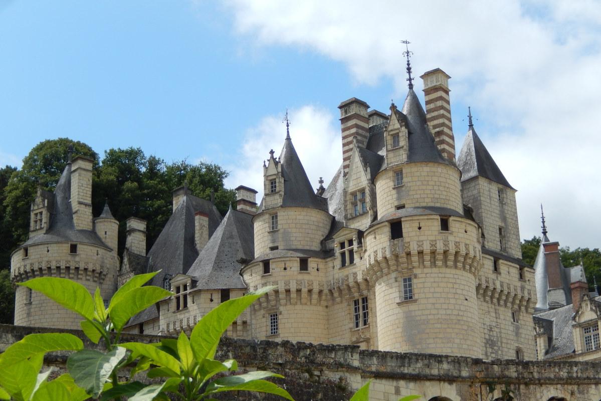 1199x800 Stunning chateaux and castillos in France and Spain