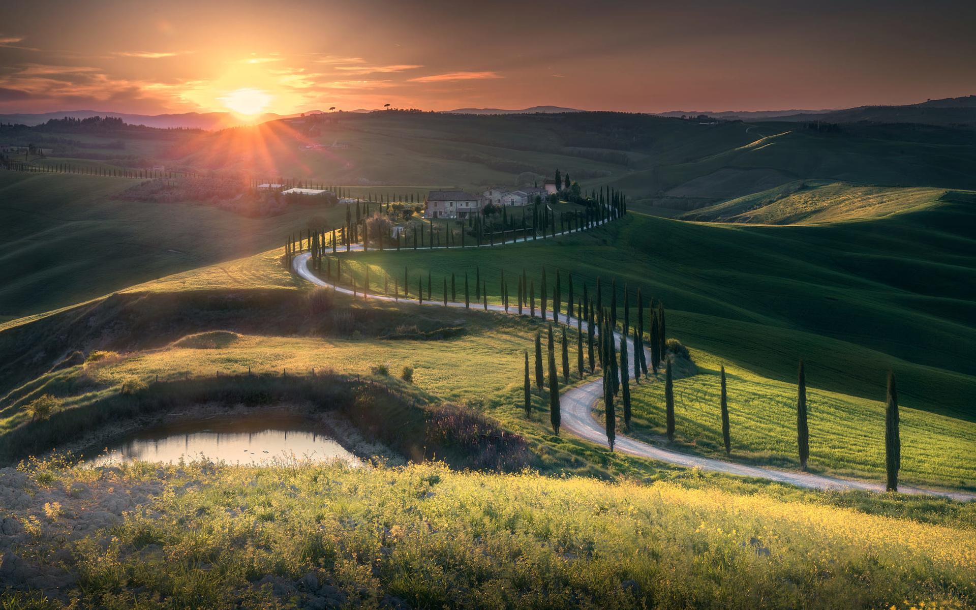 1920x1200 Download wallpaper Tuscany, sunrise, hills, bright sun, Italy, Europe for desktop with resolution 1920x1200. High Quality HD picture wallpaper