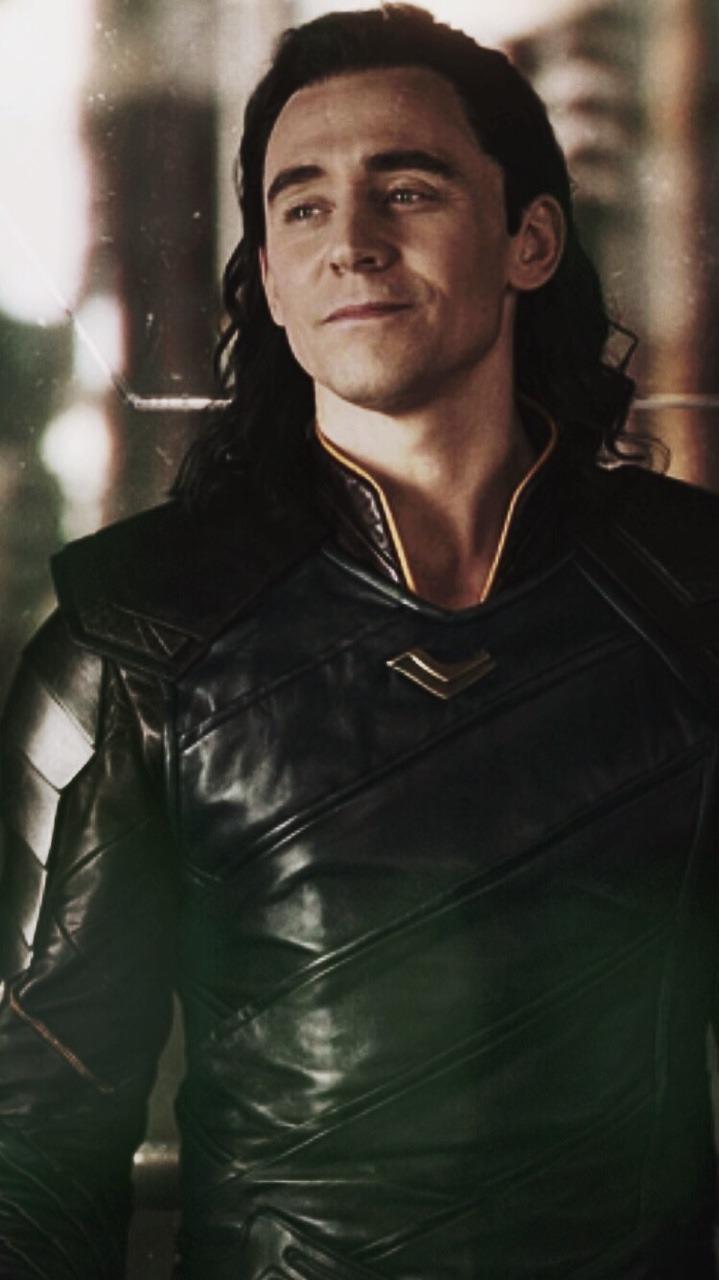 719x1280 thor Ragnarok, god of mischief and green