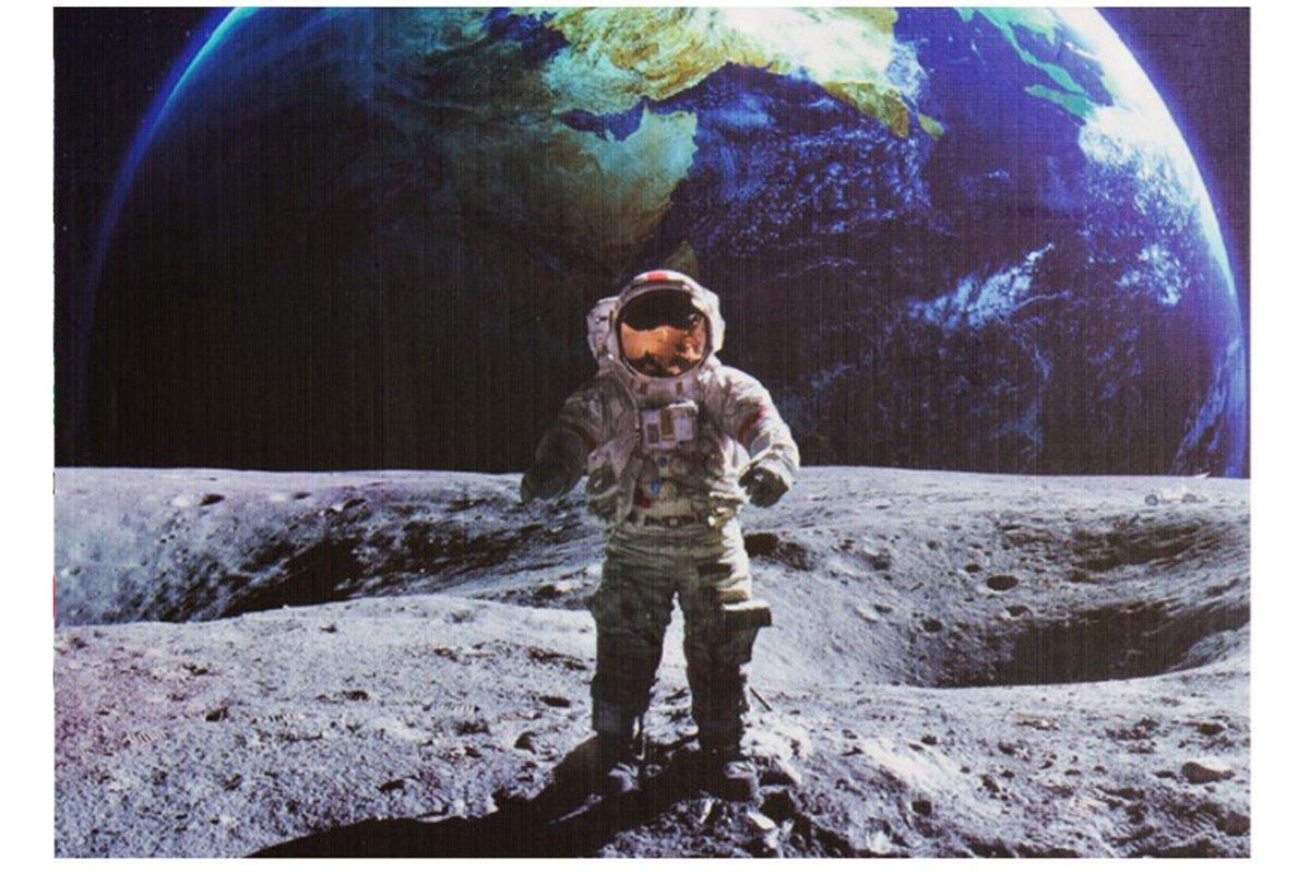1200x800 Piece Puzzle Astronaut on Moon
