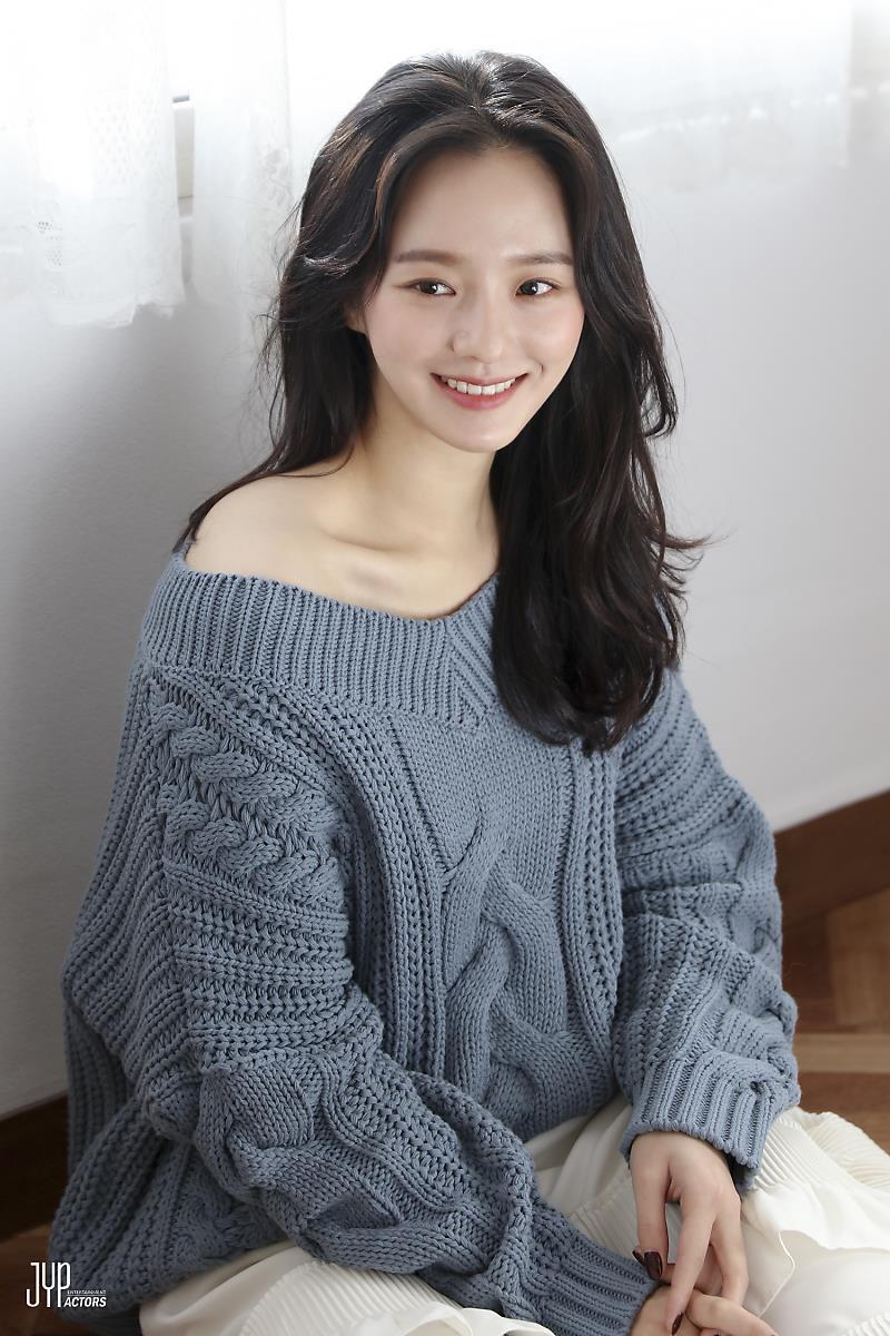 800x1200 Park Gyu Young News cuts of Gyu Young's profile shoots 3 (dorky lol) cr: jyp ent #parkgyuyoung #박규영