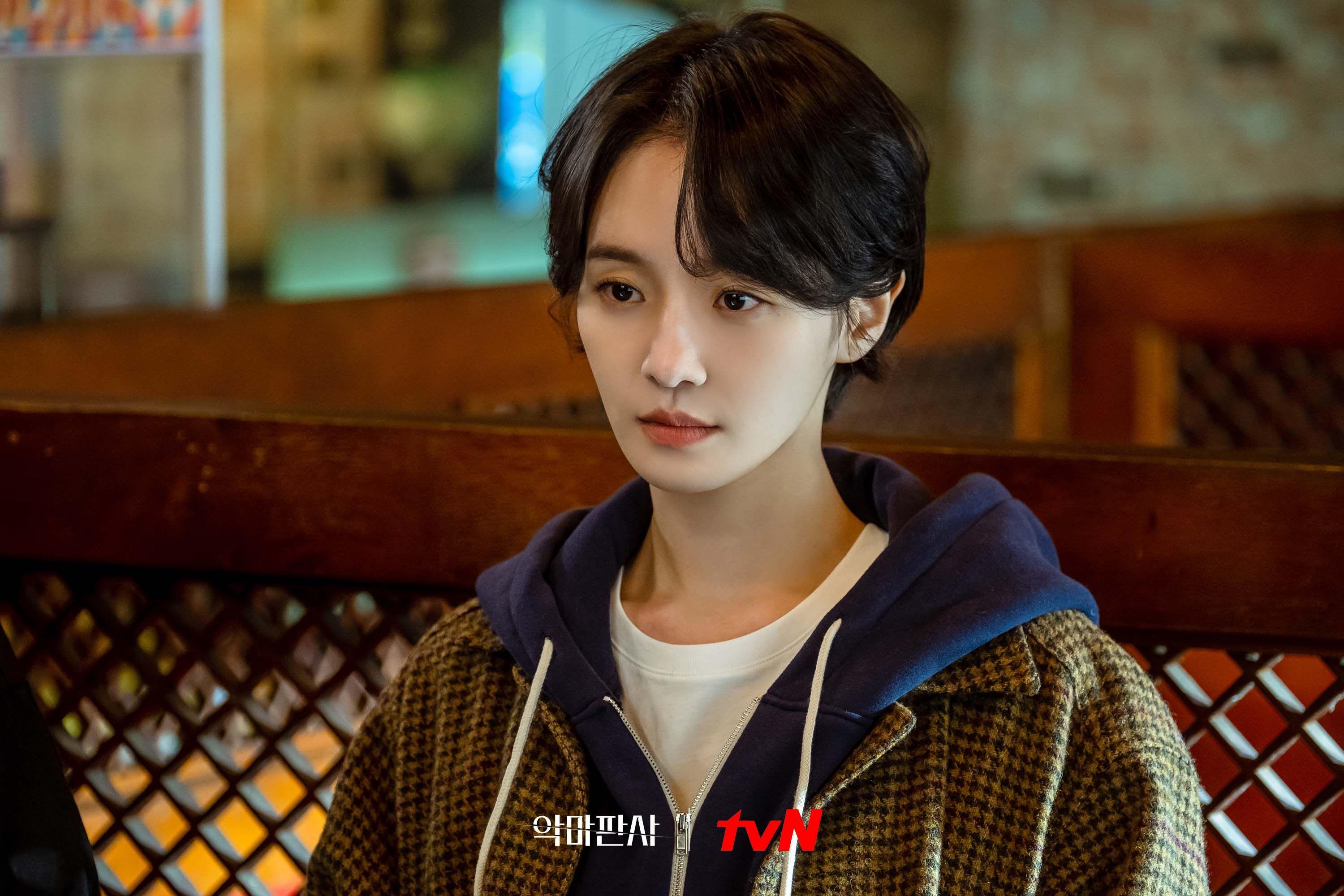 3000x2000 Park Gyu Young Transforms Into A Sharp Detective With A Soft Spot For GOT7's Jinyoung In “The Devil Judge”