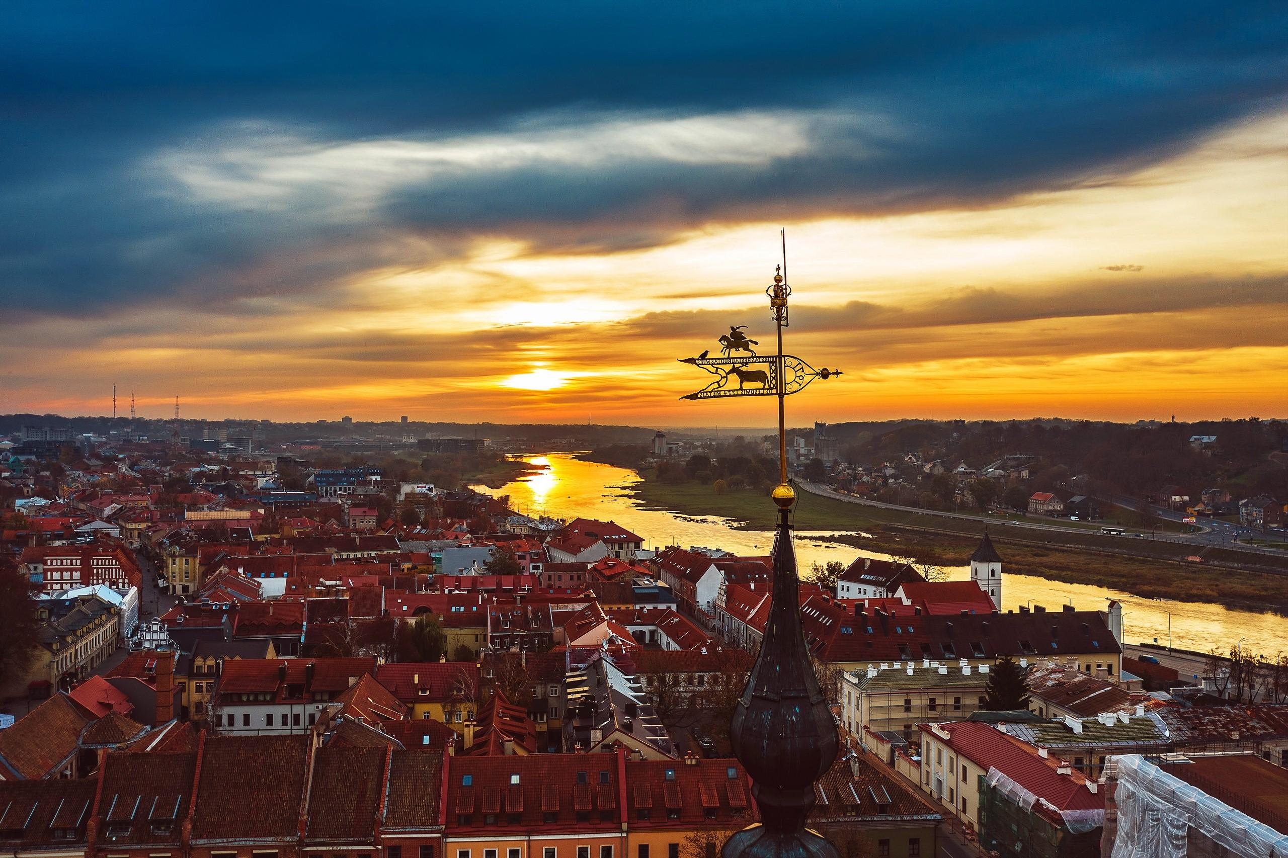 2560x1706 Lithuania, cityscape, Kaunas, sunlight, sky, city. Mocah HD Wallpaper