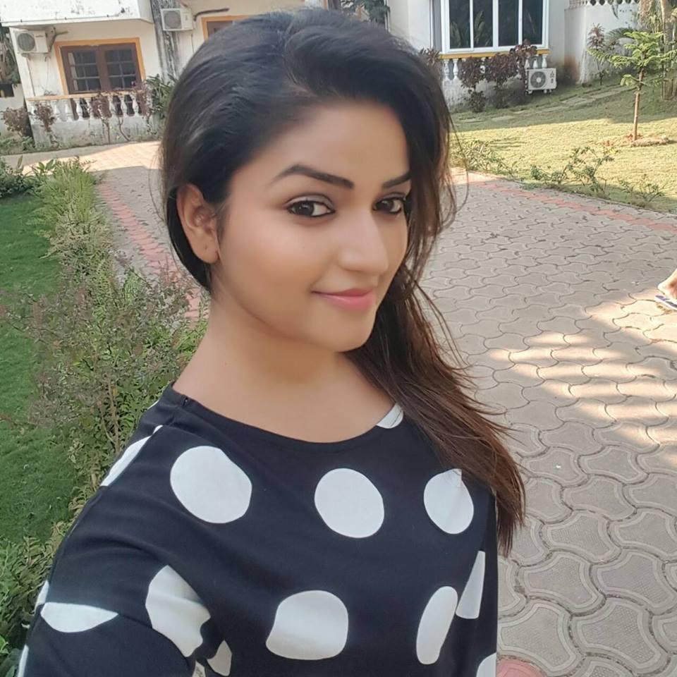 960x960 Nithya Ram HD Image: Unseen Shooting Spot Photo. Cinema Fun World