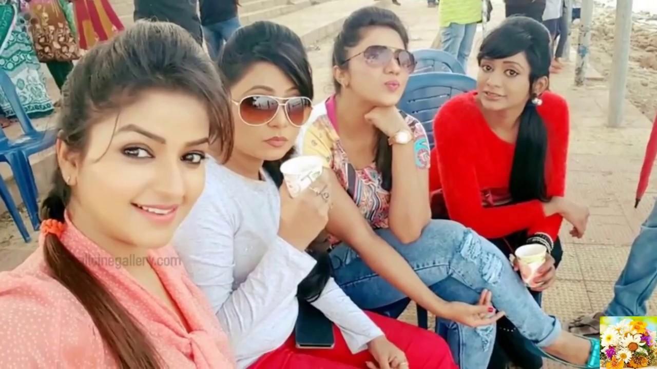 1280x720 Nandhini Serial Actress Nithya Ram Unseen Image