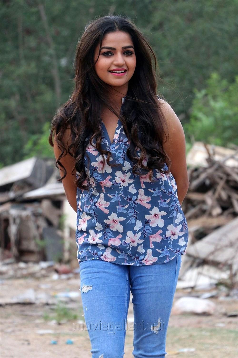 1000x1500 Nandini TV Serial Actress Nithya Ram Photo. New Movie Posters