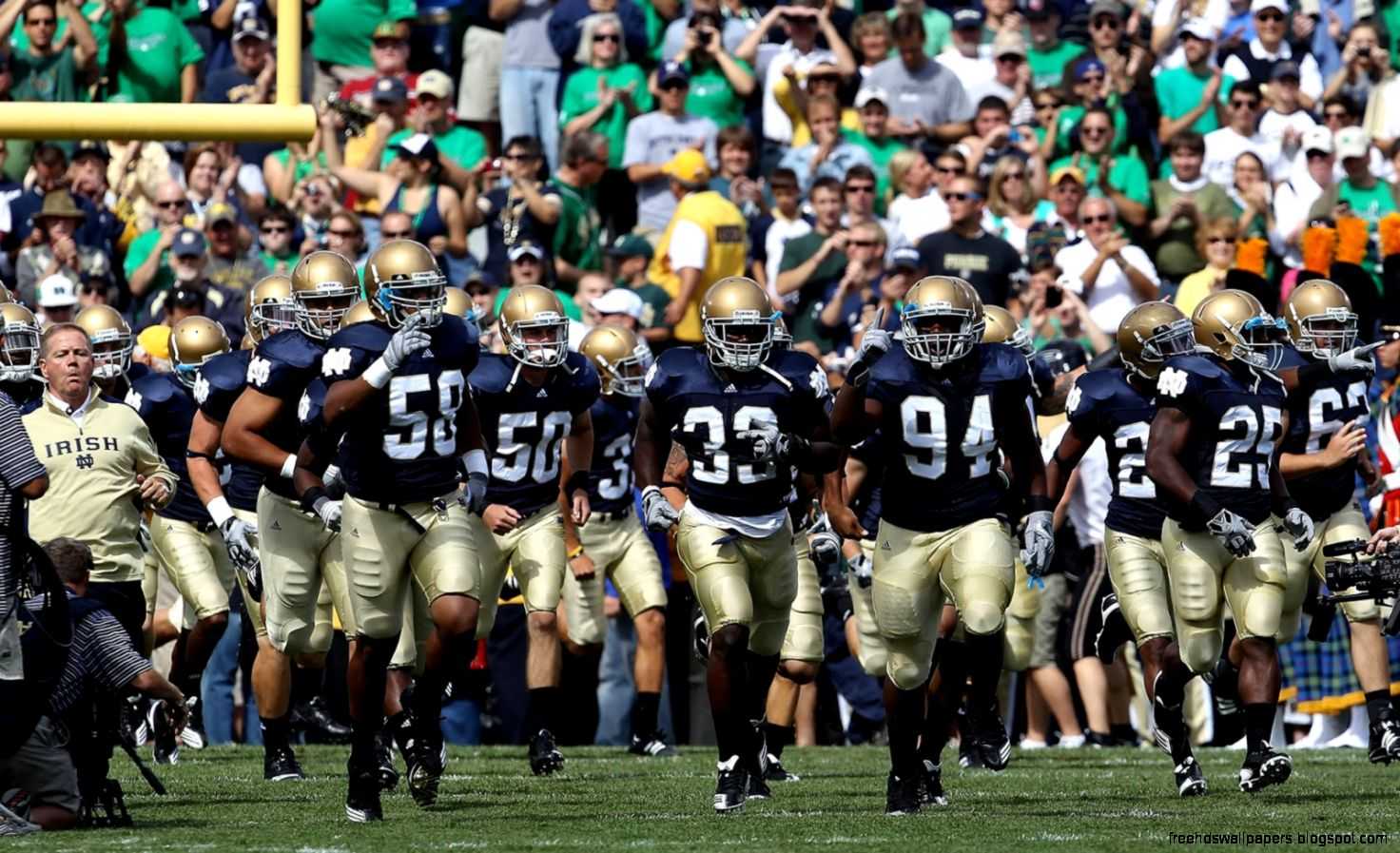 1472x897 Notre Dame Fighting Irish Football Wallpaper