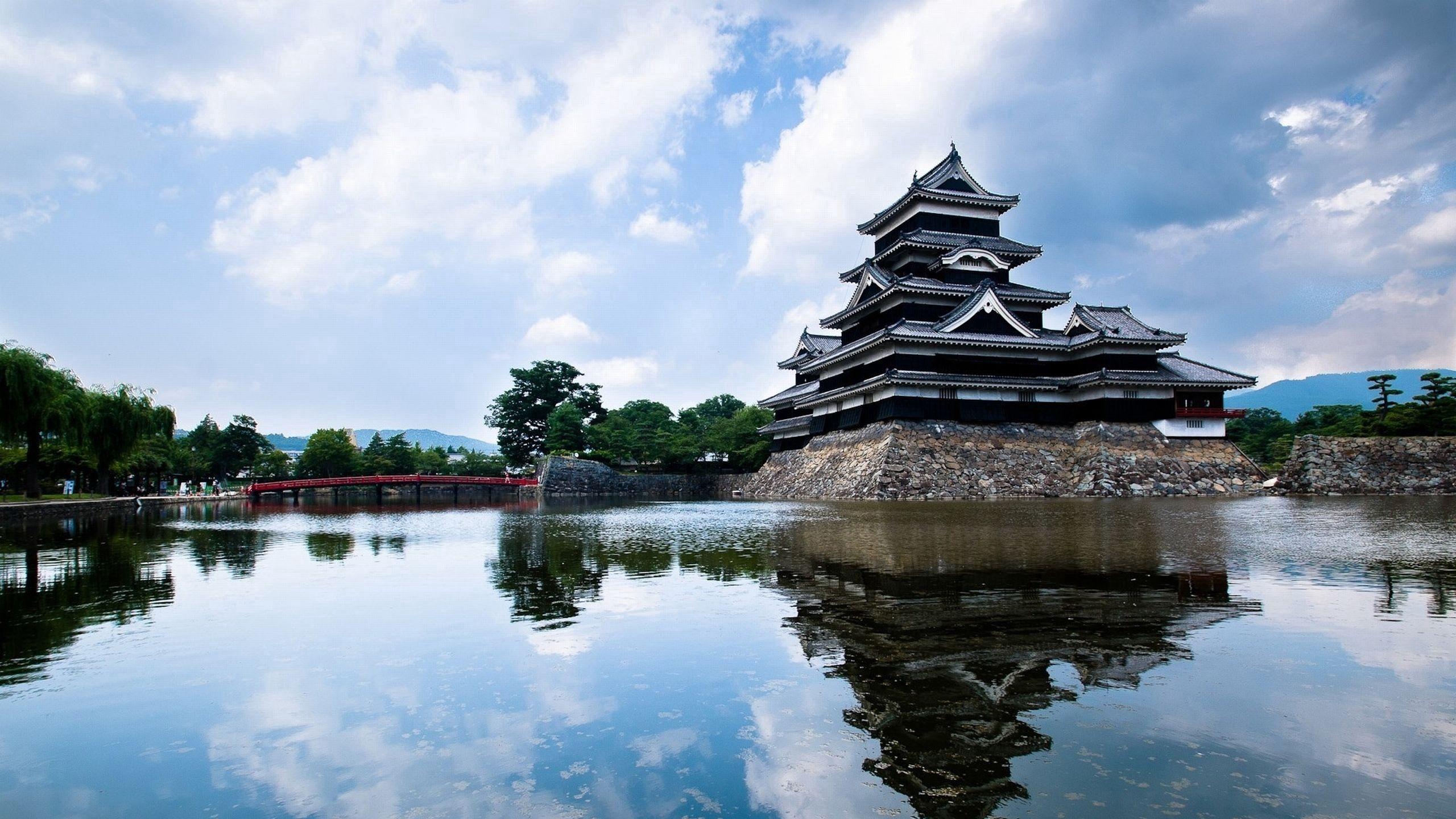 2560x1440 Download wallpaper 2560x1440 japan, building, beautiful, sky widescreen 16:9 HD background