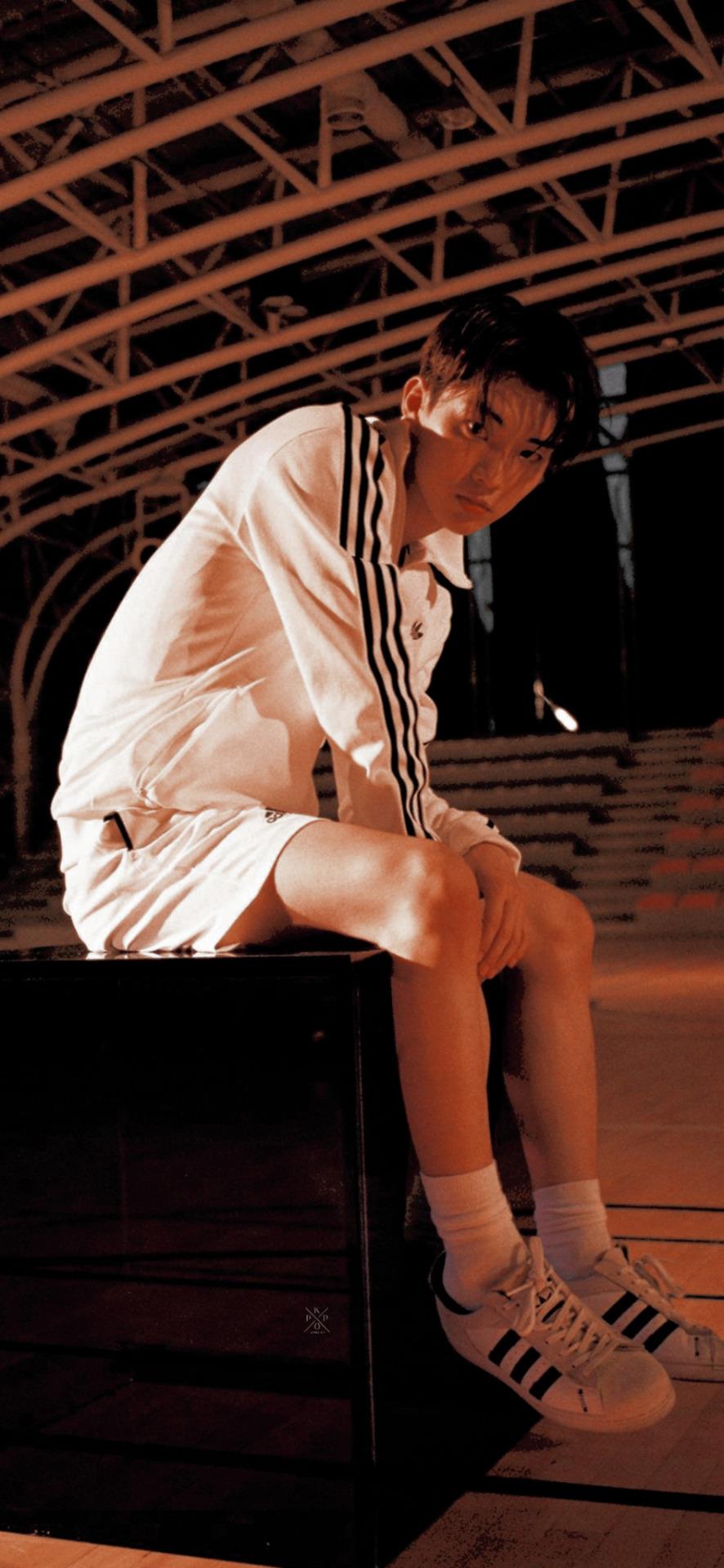 886x1920 Kpop Locks