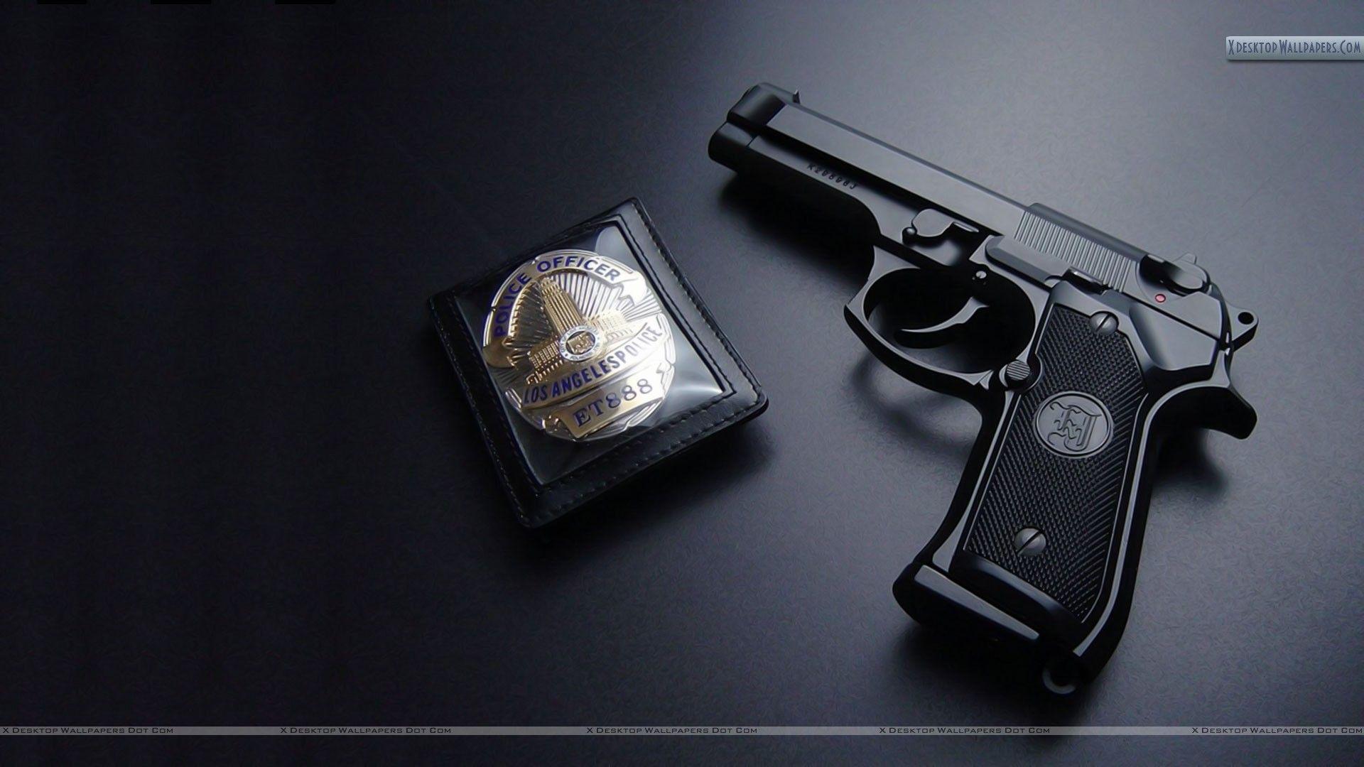 1920x1080 Esta imagen expresa un momento decisivo para la vida de Dennis. Police sunglasses, Sunglasses logo, Police badge