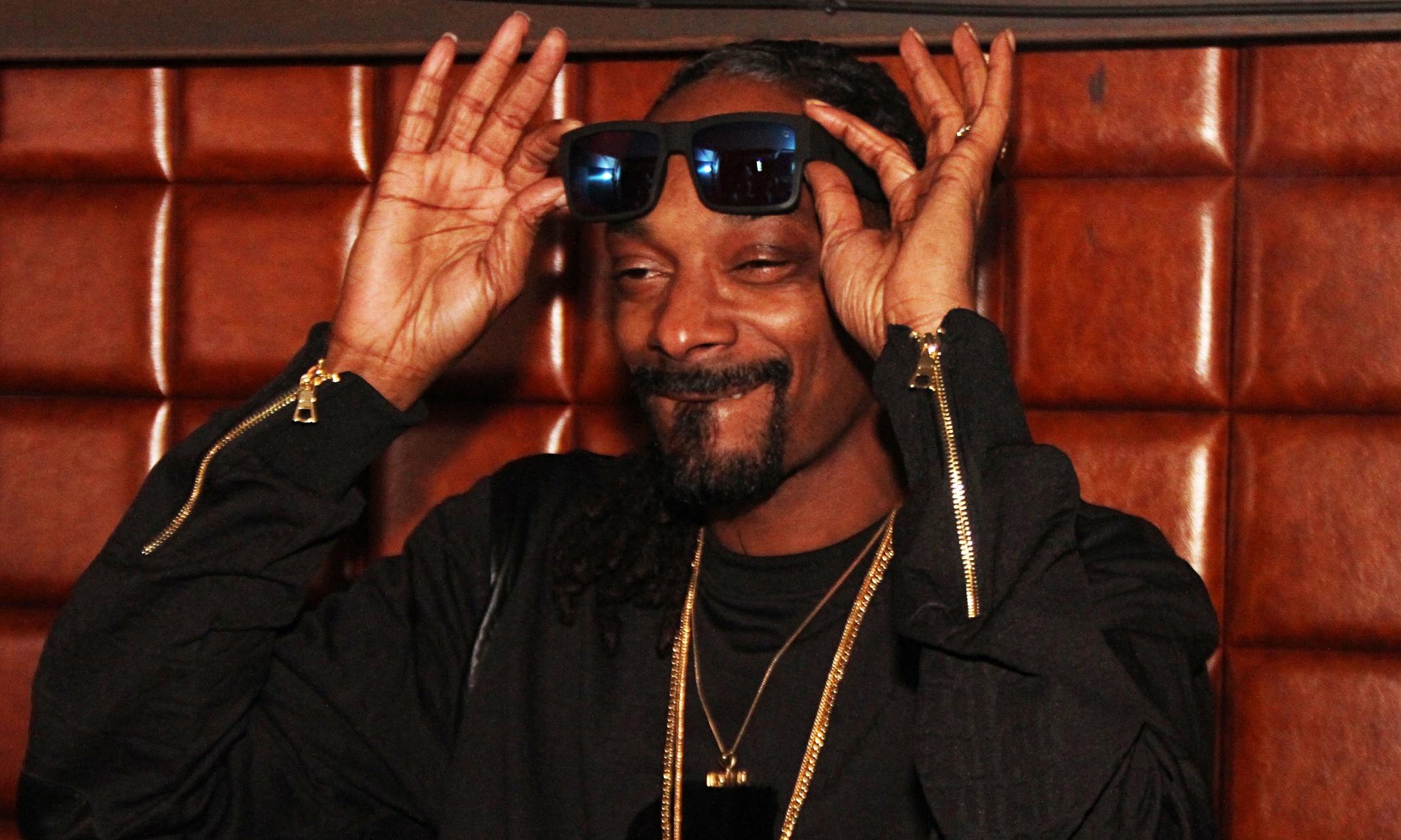 2060x1236 Snoop Dogg Background