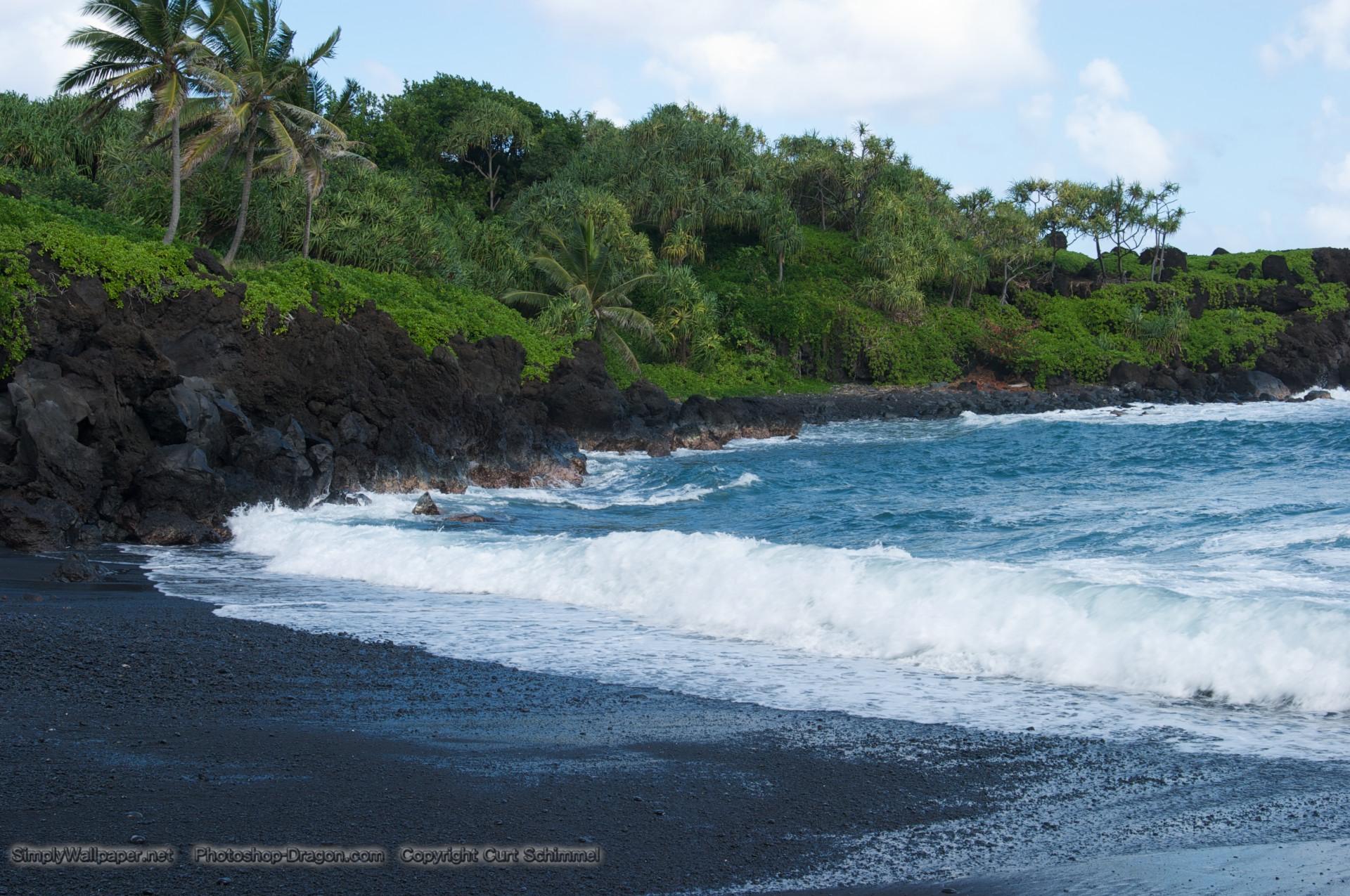 1920x1275 Tropical Beach at Wai'Anapanapa State Park Desktop Wallpaper