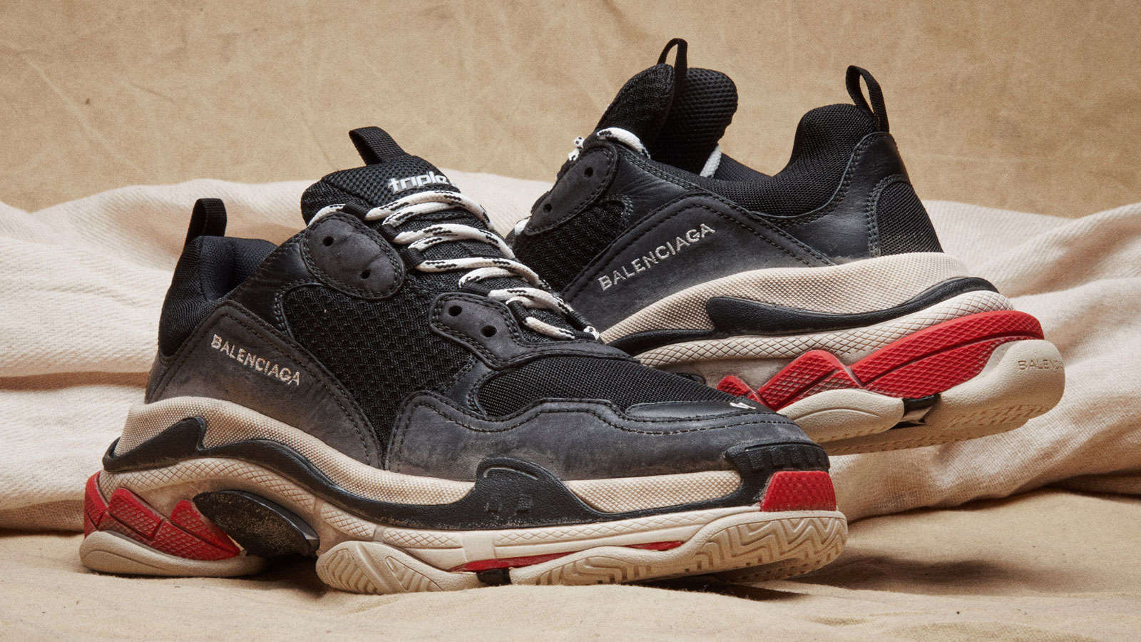 1600x900 Balenciaga Triple S Wallpaper