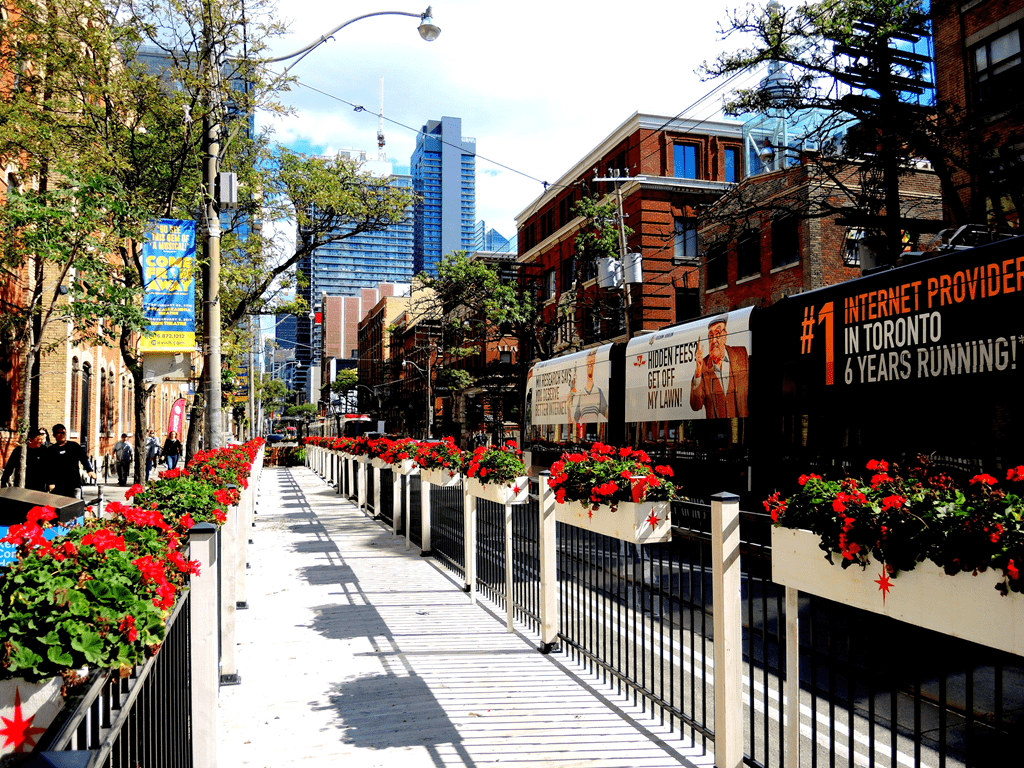 1024x768 King Street West Toronto—a destination