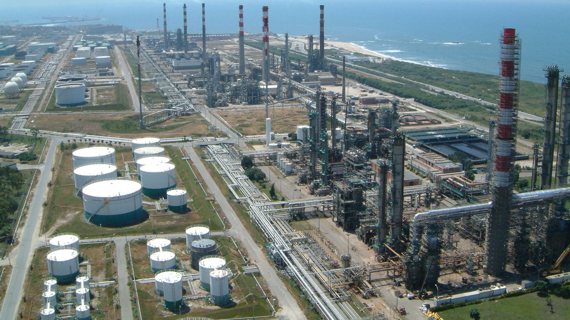 1920x1080 Tehran, Manila Discuss Oil, Petrochemical Ties