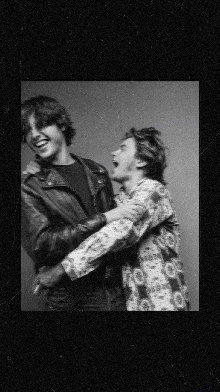 736x1308 Keanu Reeves and River Phoenix: wallpaper. River phoenix keanu reeves, Keanu reeves, My own private idaho