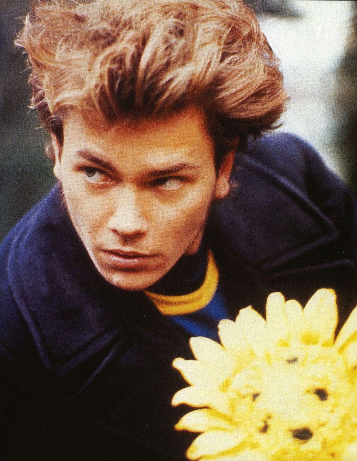 1162x1500 River Phoenix Wallpaper