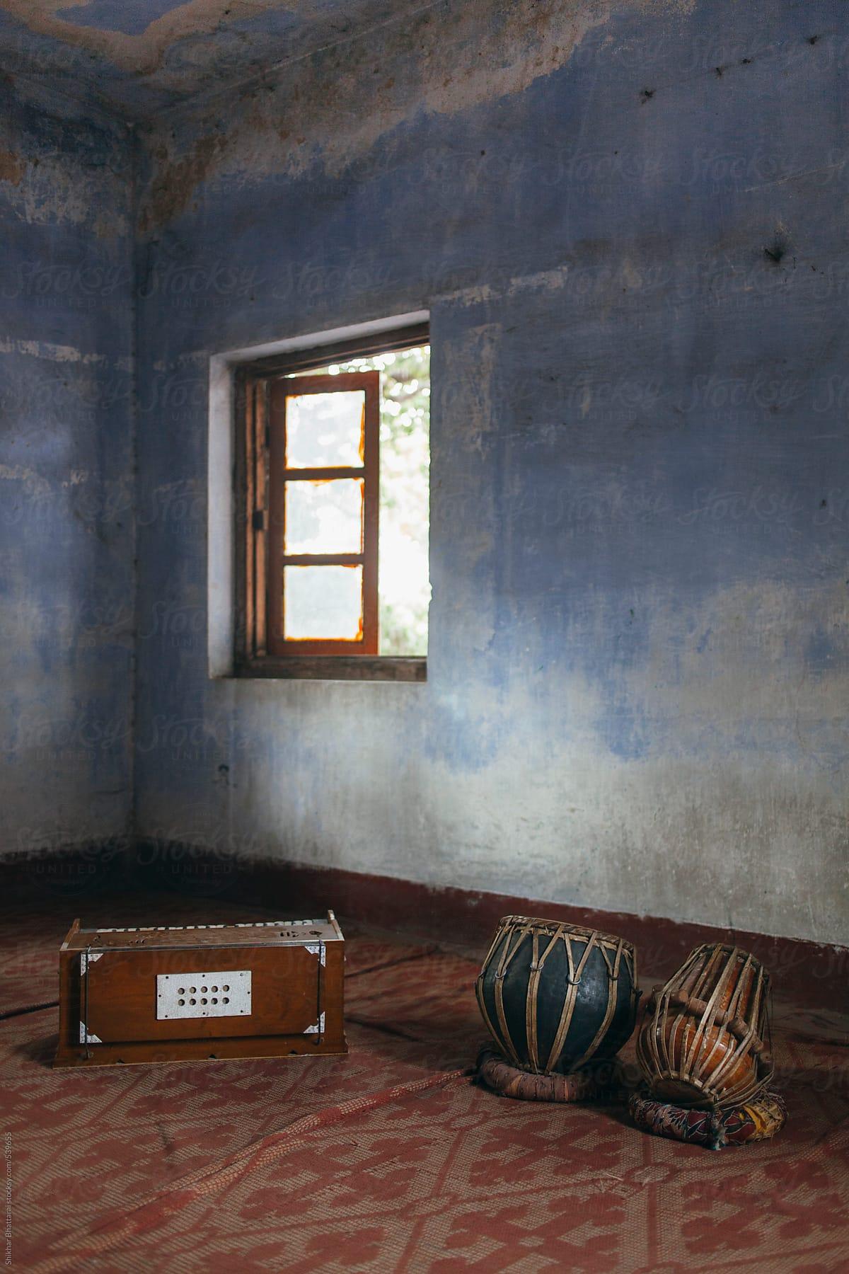 1200x1800 Harmonium And Tabla Inside A Classroom.