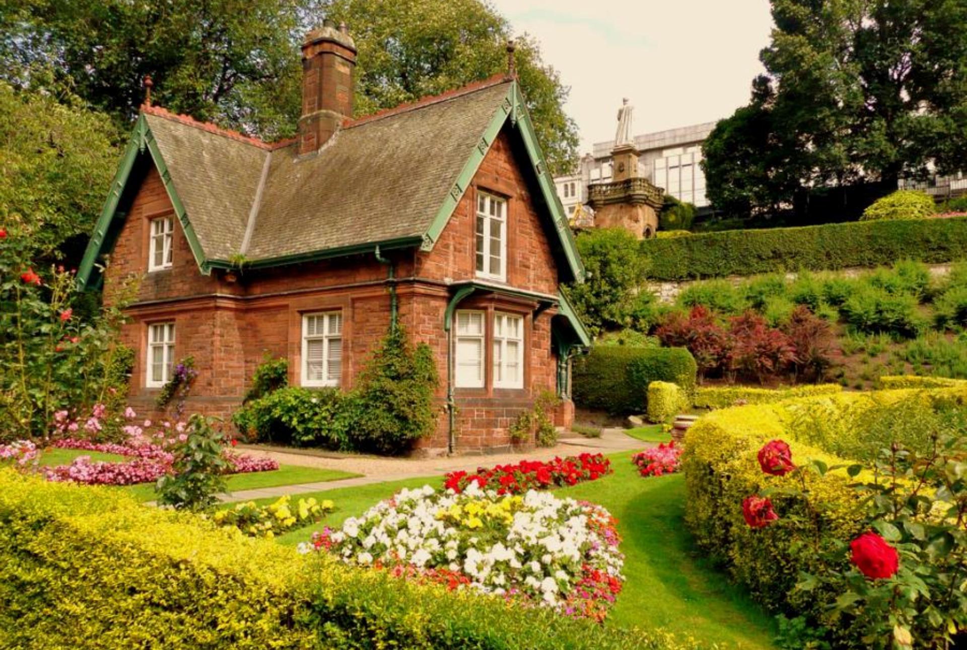 1920x1292 English Cottage Wallpaper