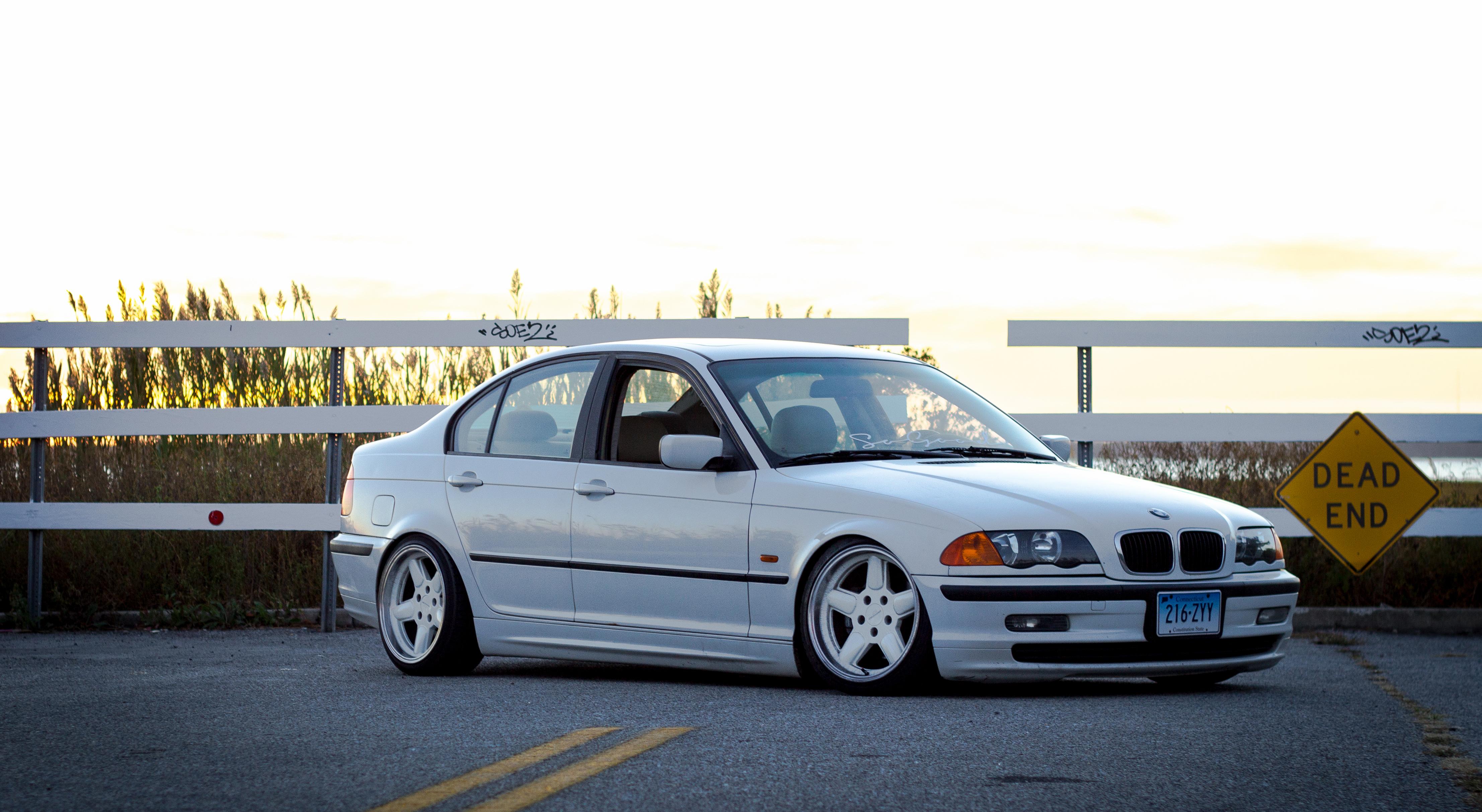 4427x2426 Download wallpaper 4427x2426 bmw, e 325i, 3 series, white, side view HD background