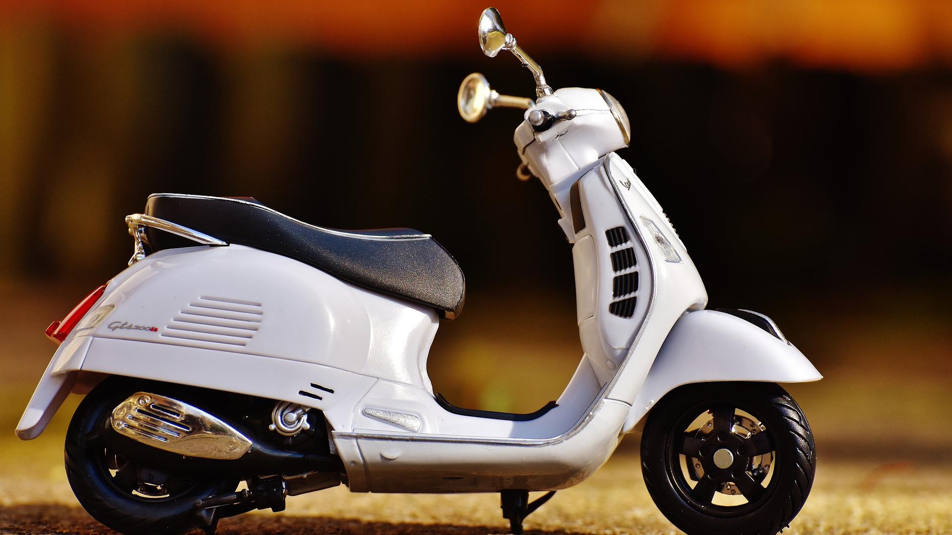 1920x1080 Desktop Wallpaper Vespa Bike Model, Toy, HD Image, Picture, Background, Hxnbxl