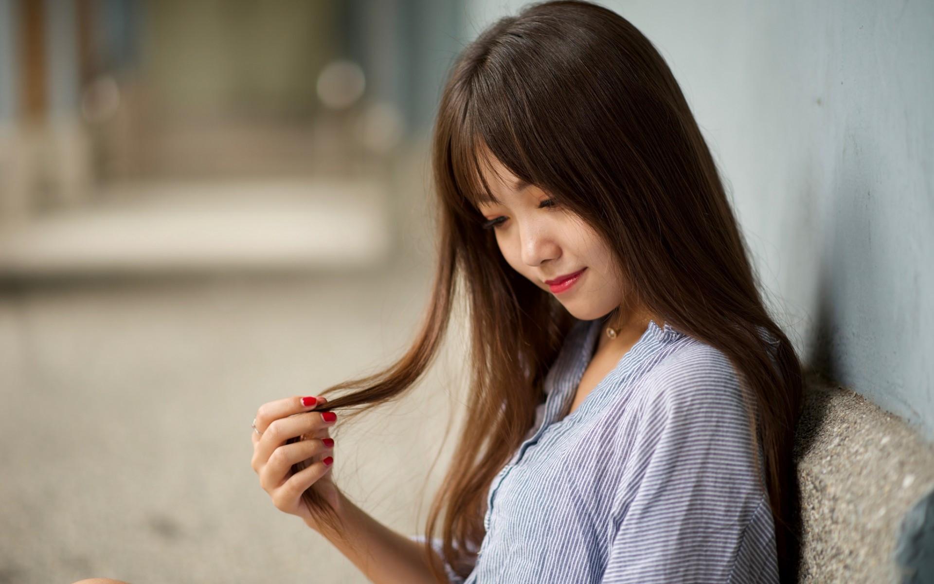 1920x1200 Download 1920x1200 Asian Girl, Cute, Model, Woman, Red Lipstick, Long Hair Wallpaper for MacBook Pro 17 inch