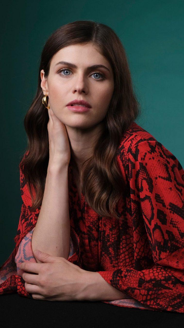 758x1348 cute wallpaper for girls, hair, beauty, photo shoot, hairstyle, long hair