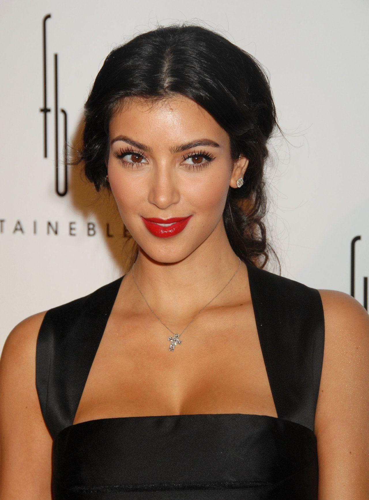 1280x1732 Kim Kardashian wallpaper. Kim kardashian wallpaper, Kim kardashian hot, Kim kardashian image