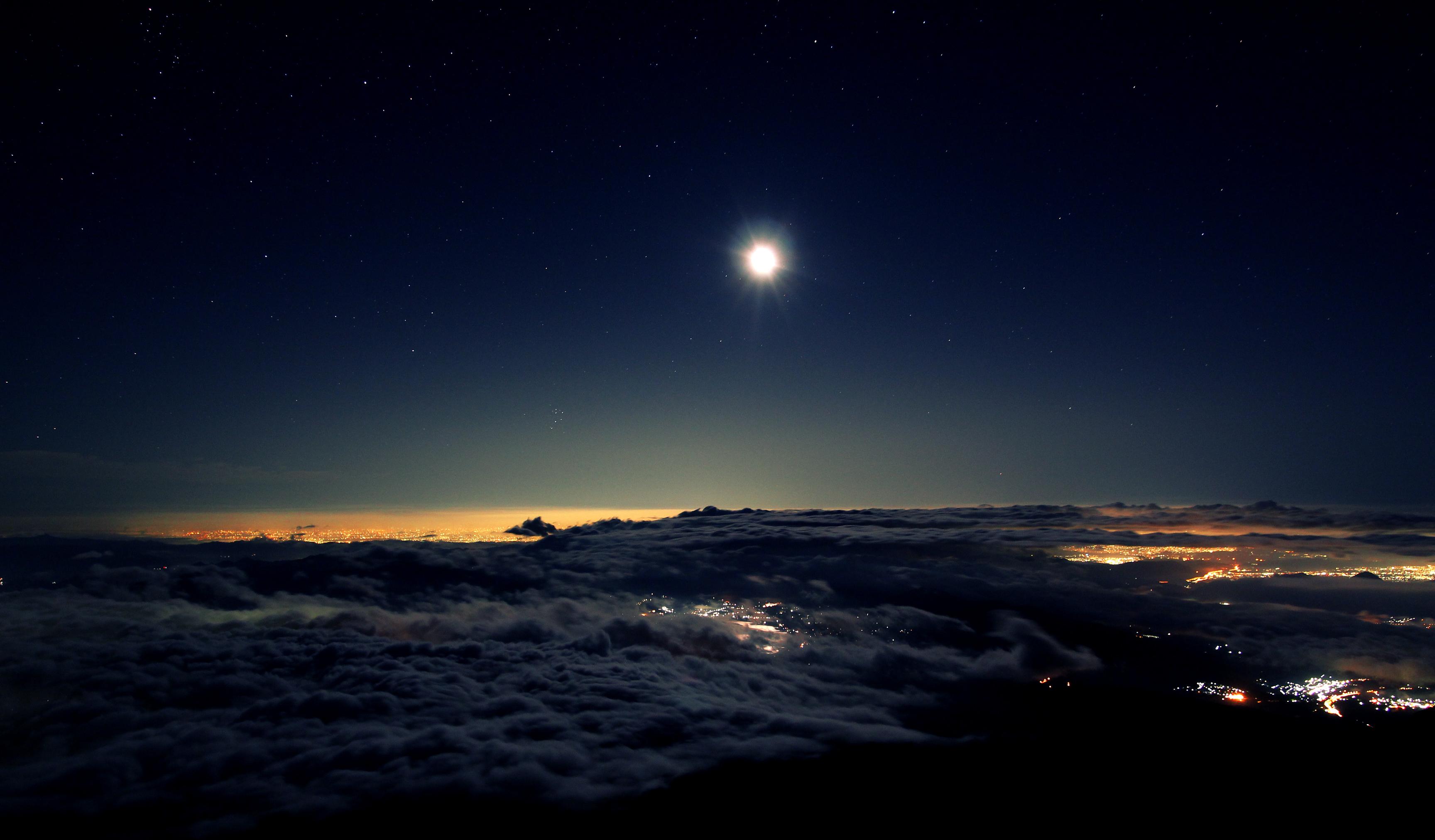 3456x2024 Night Sky Moon Wallpaper HD