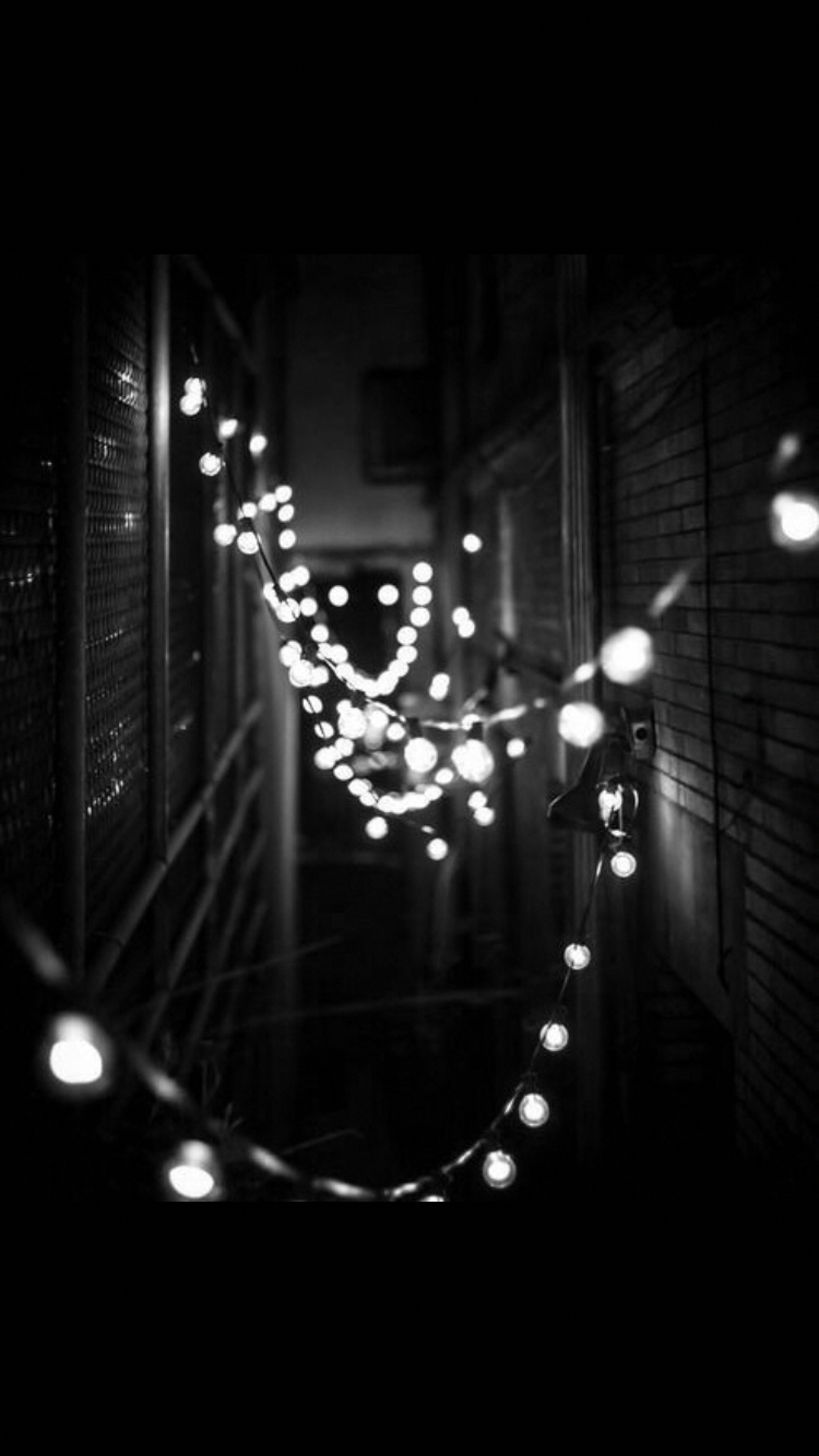 750x1334 Aesthetic Wallpaper Black And White Background