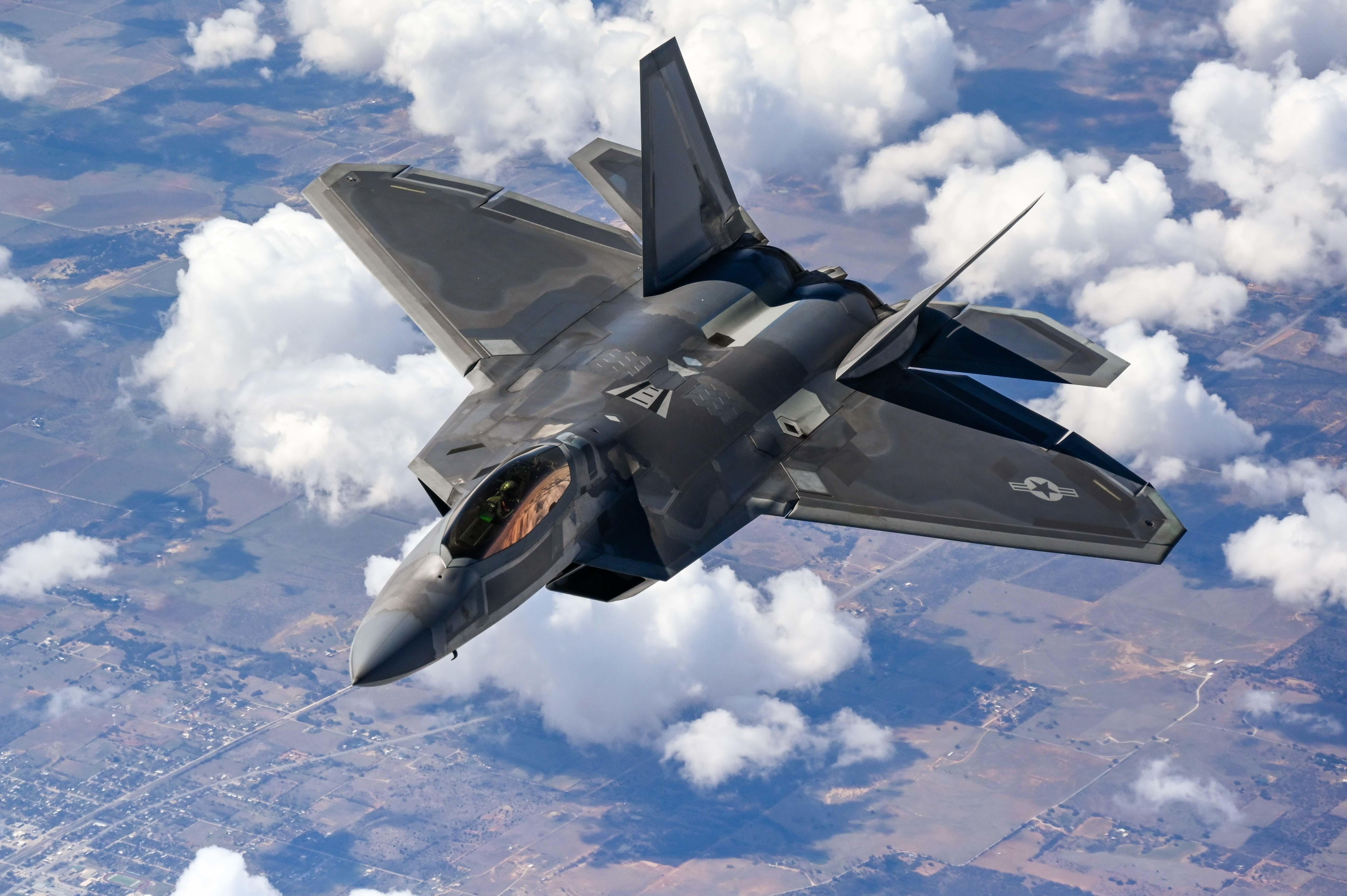 5193x3455 F 16 Viper And F 22 Raptor Demo Teams Refuel With Okies