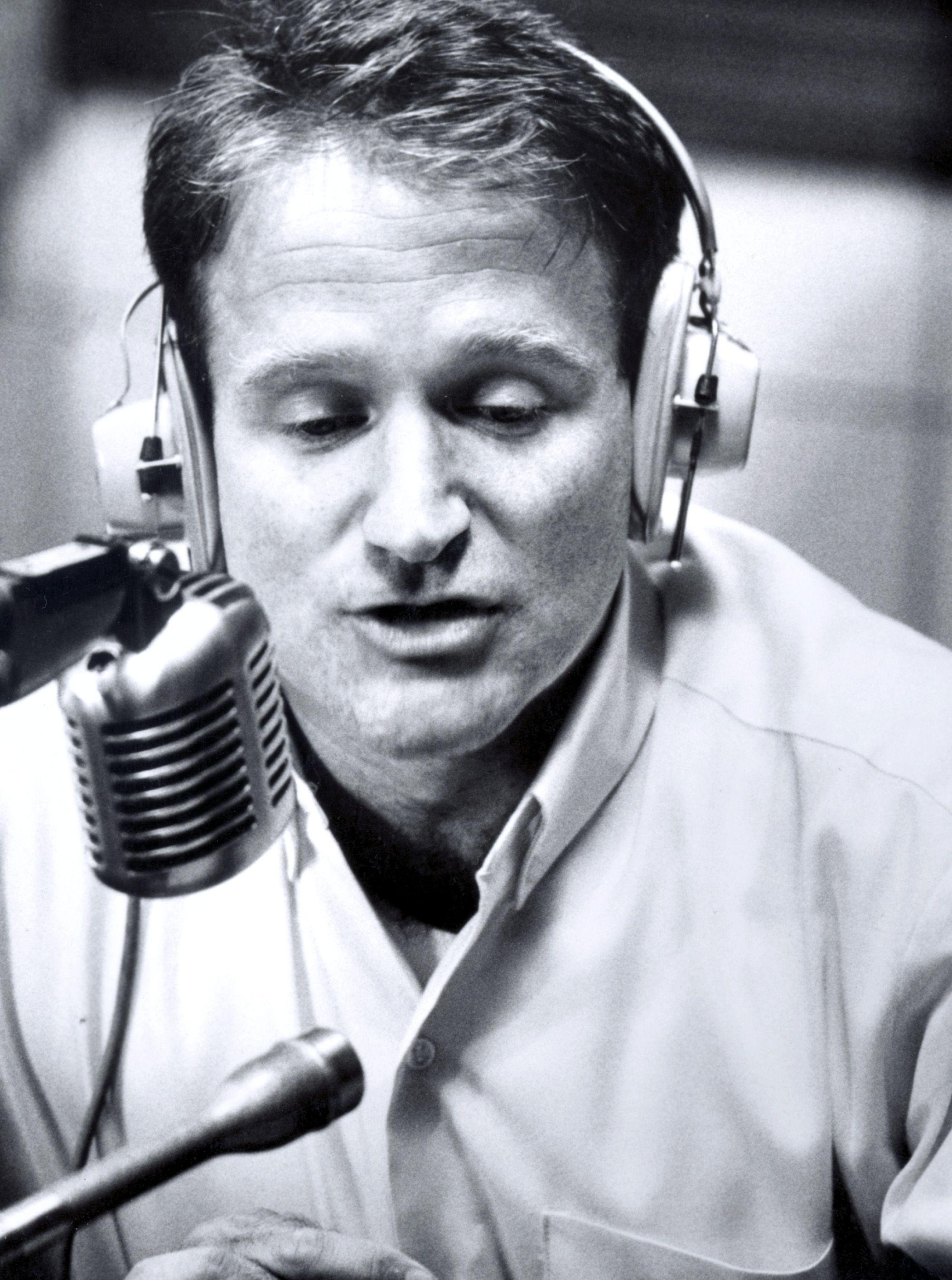 2101x2822 Good Morning Vietnam Williams. Robin Williams Movies, Robin Williams, Good Morning Vietnam