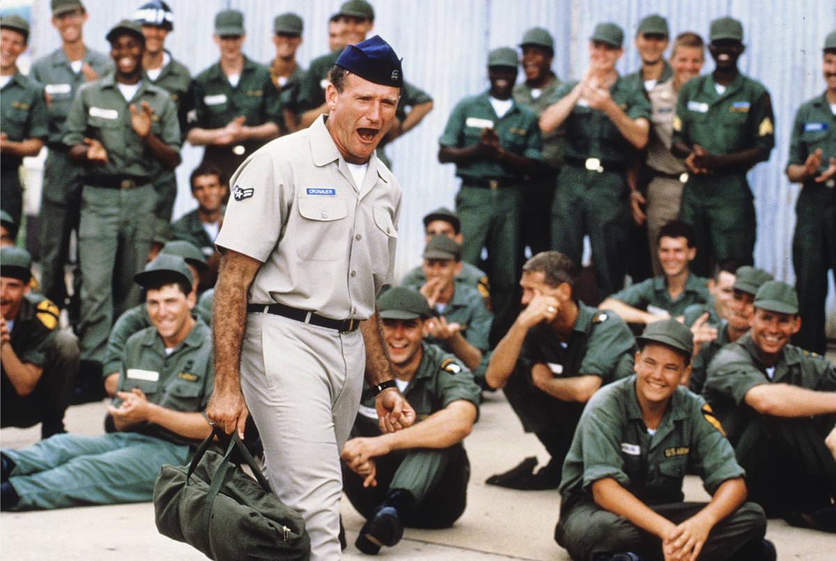 1200x805 Robin Williams on the set of Good Morning Vietnam, 1987: pics