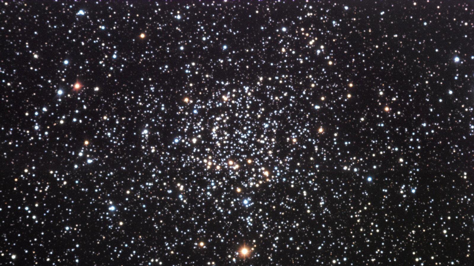 2 звезды в космосе. Космос Галактика eso-137-001. 61 And скопление звёзд. Галактика ISO 137001. Индийский Black Galaxy.