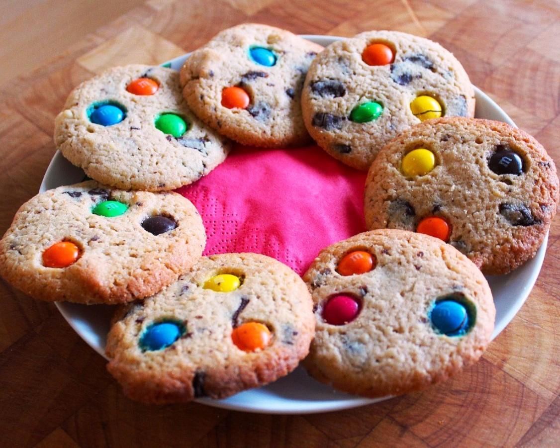 1126x901 Lovely Sweet Cookies HD Wallpaper