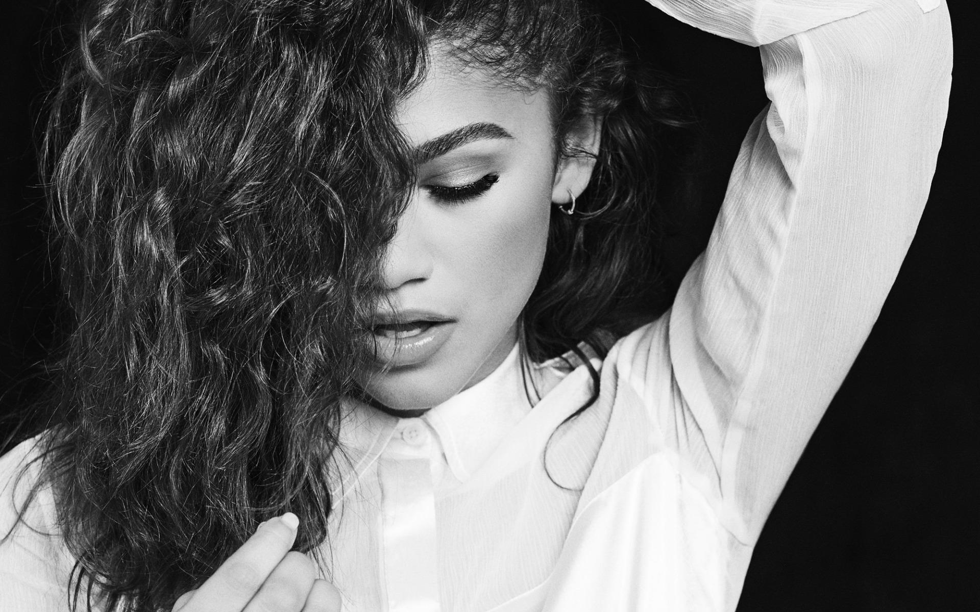 Zendaya Wallpapers Download  MobCup