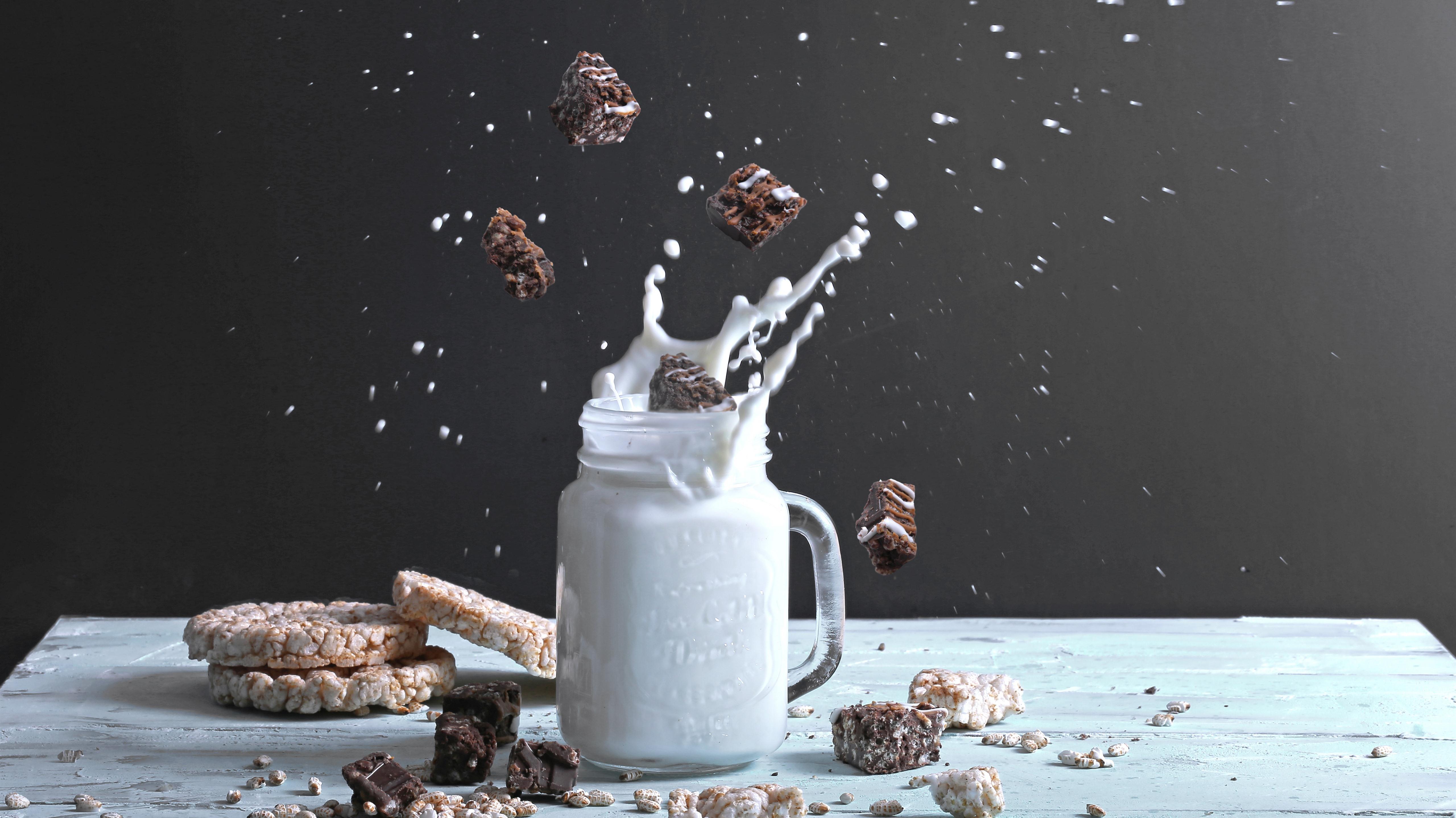 5120x2880 Wallpaper Milk, splash, cookies 5120x2880 UHD 5K Picture, Image