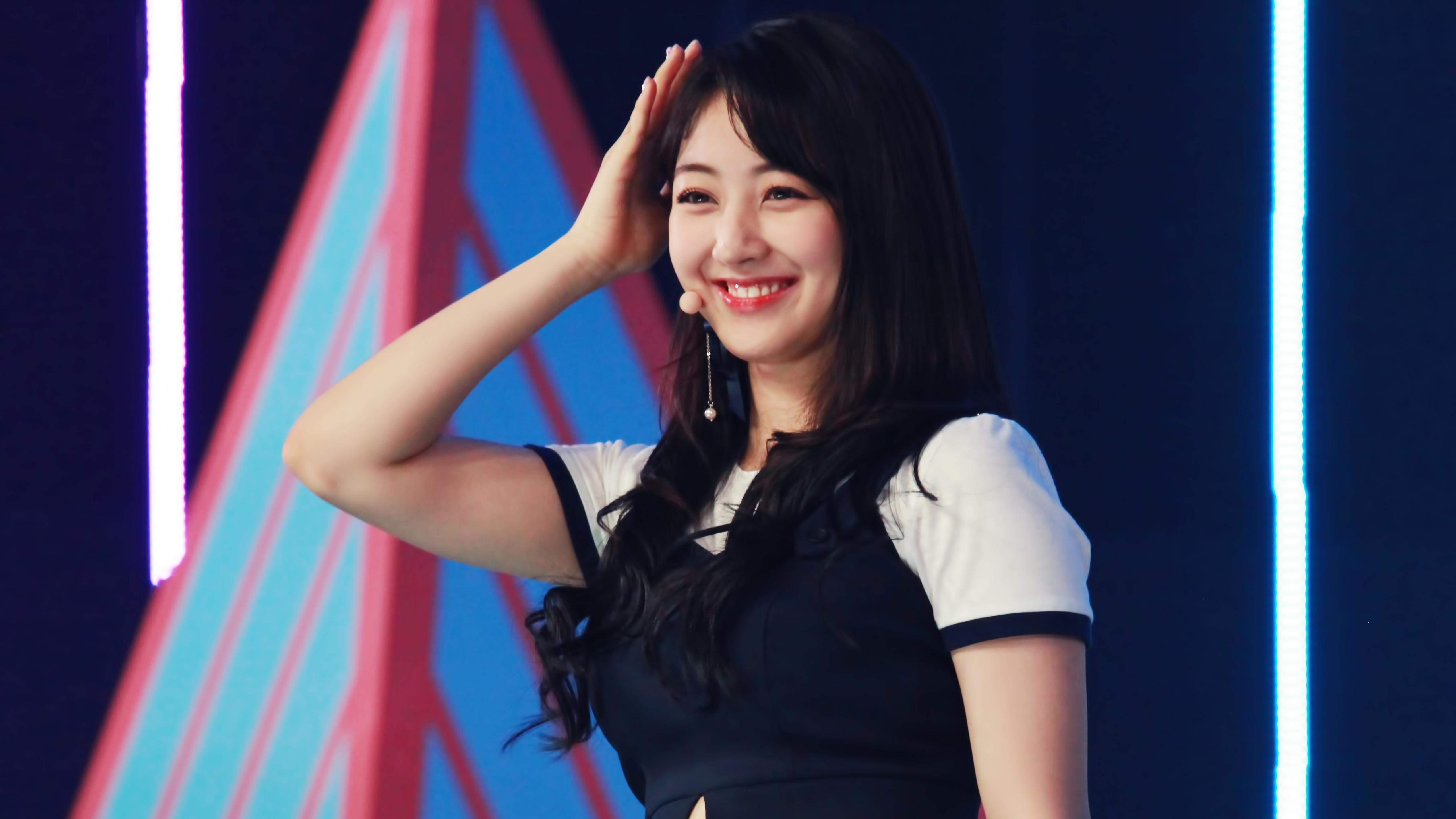 5120x2880 Jihyo Wallpaper