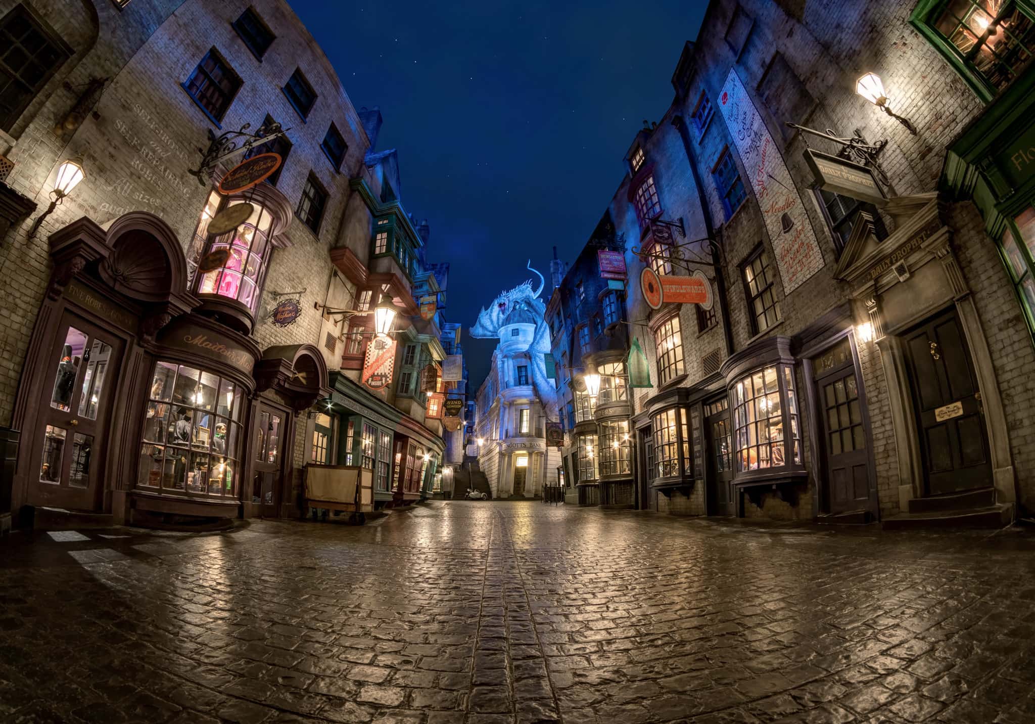 2048x1432 breathtaking picture of Diagon Alley