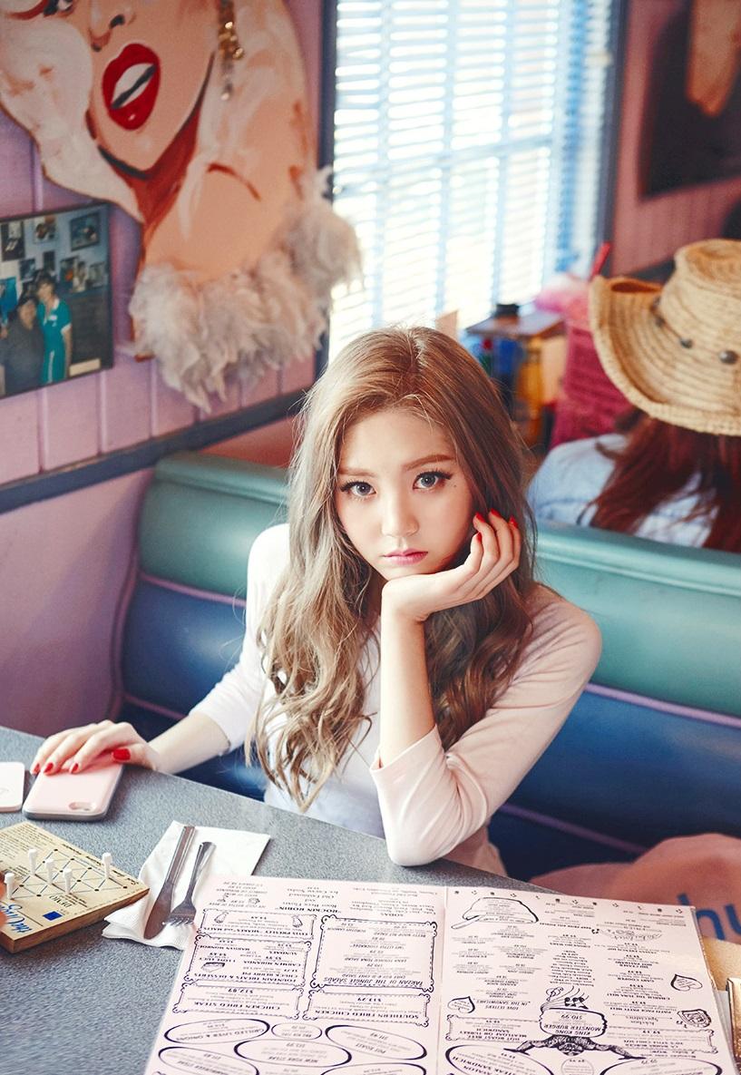 817x1185 Lee Chae Eun