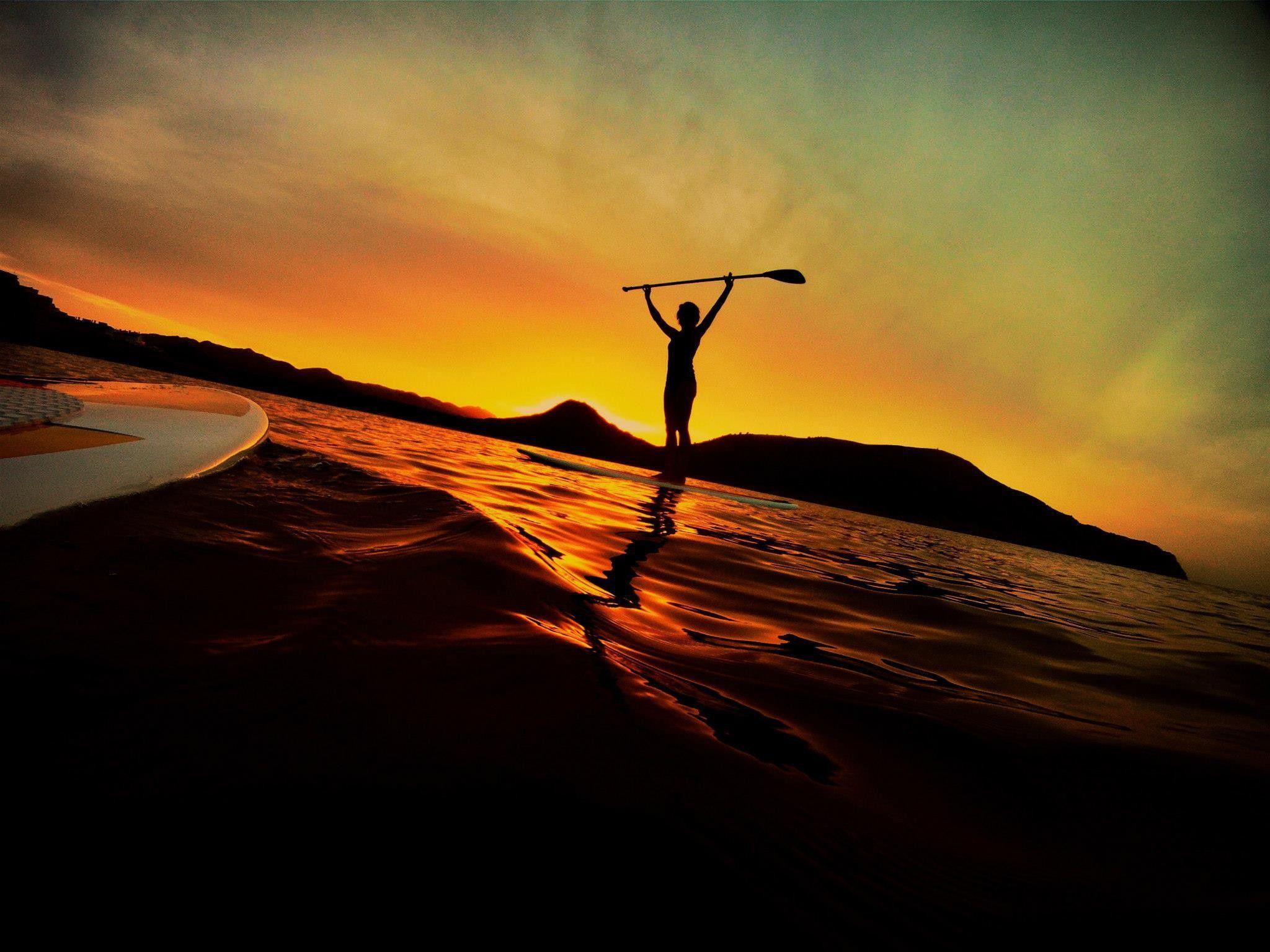 2048x1536 Paddle Boarding Wallpaper