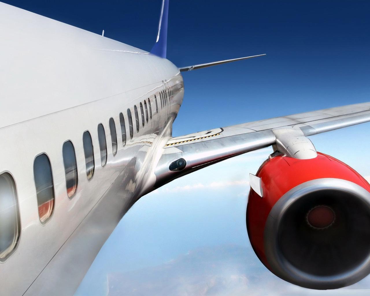 1280x1024 Airport Civil Aviation Aircraft Desktop Wallpaper
